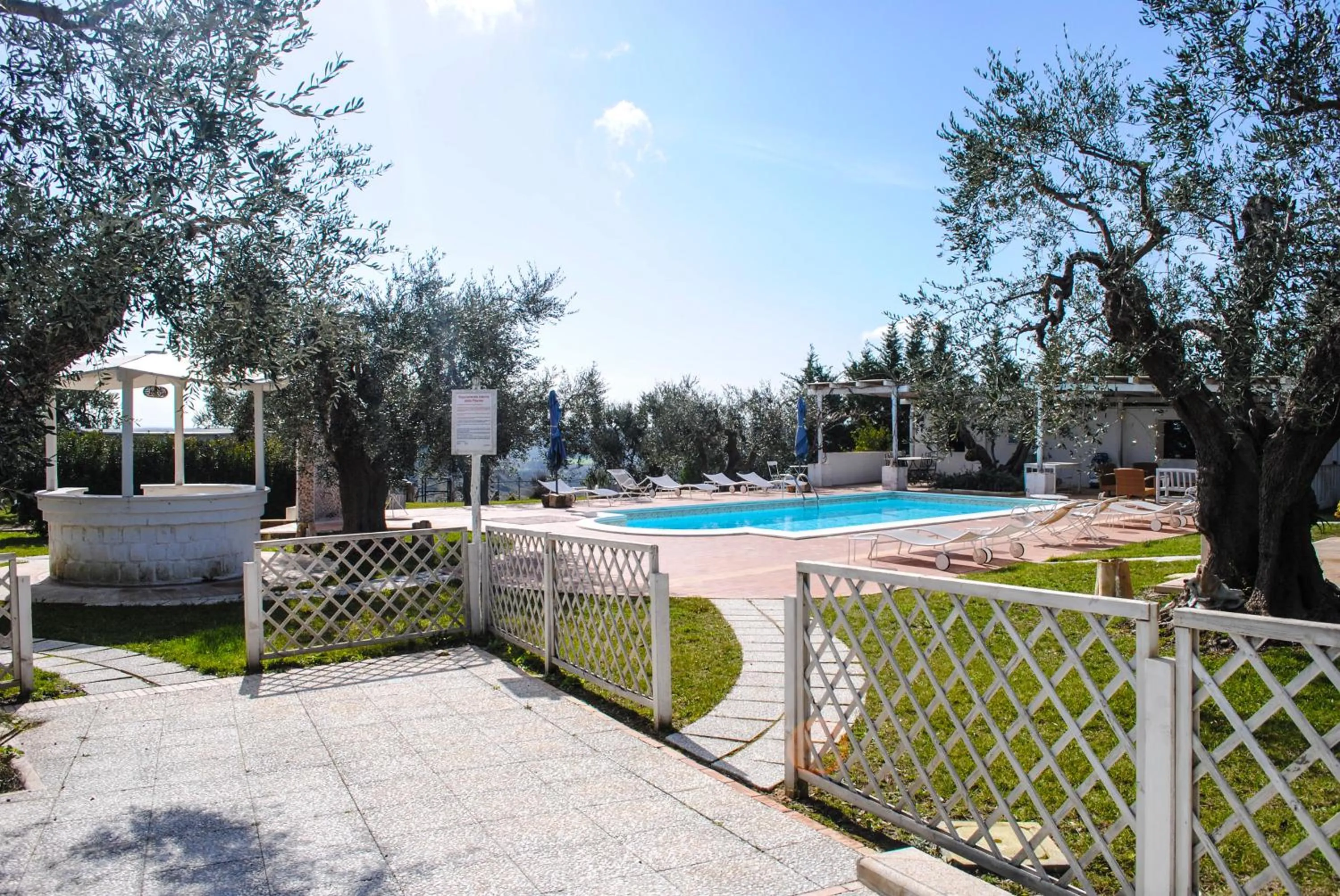 Swimming pool in Hotel Giardino Giamperduto