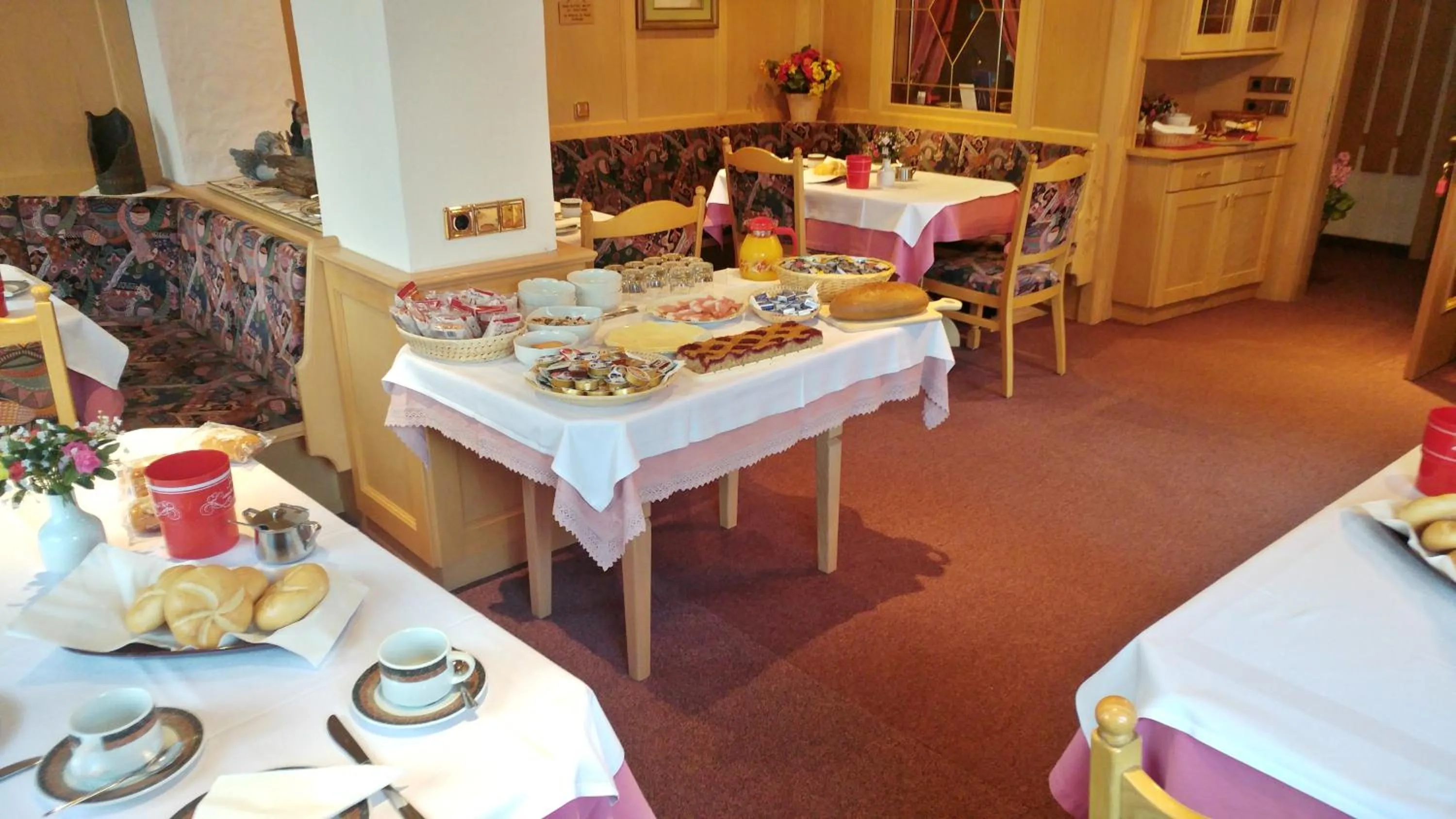 Restaurant/places to eat in Garni Gabrieli