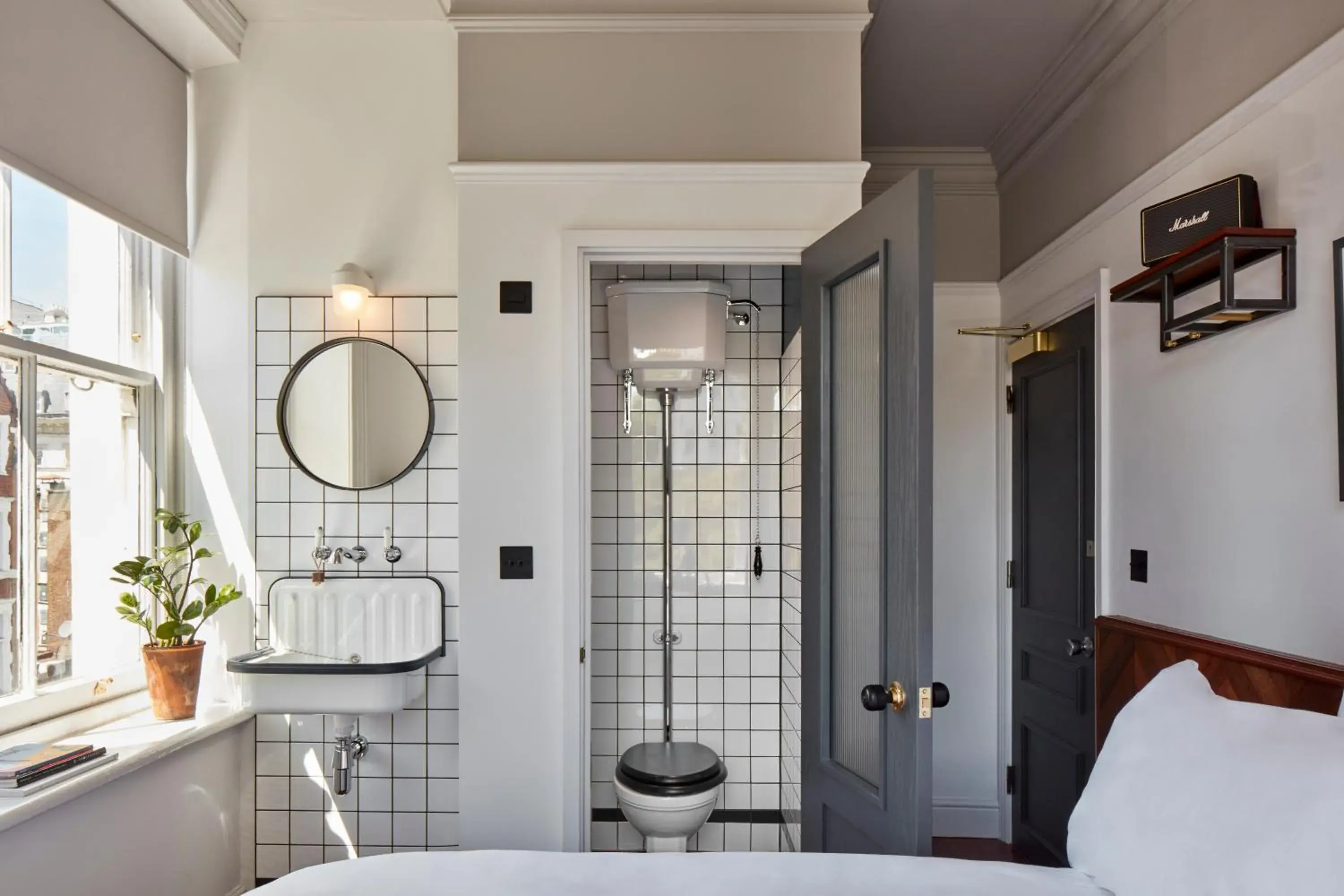 Bedroom, Bed in The Pilgrm Bedroom, Bed in The Pilgrm