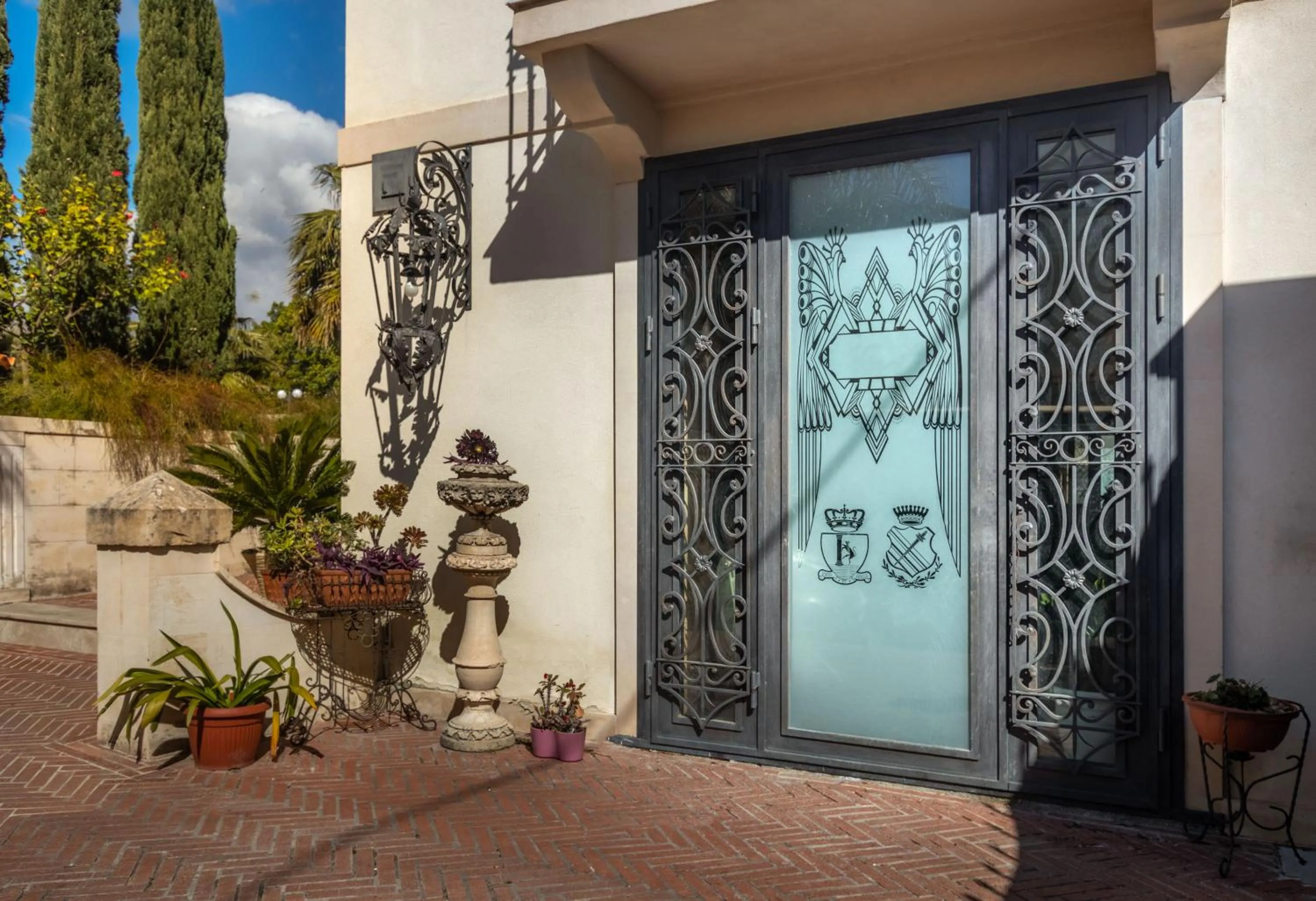 Facade/entrance in Villa Nicolaci - Liberty Suites