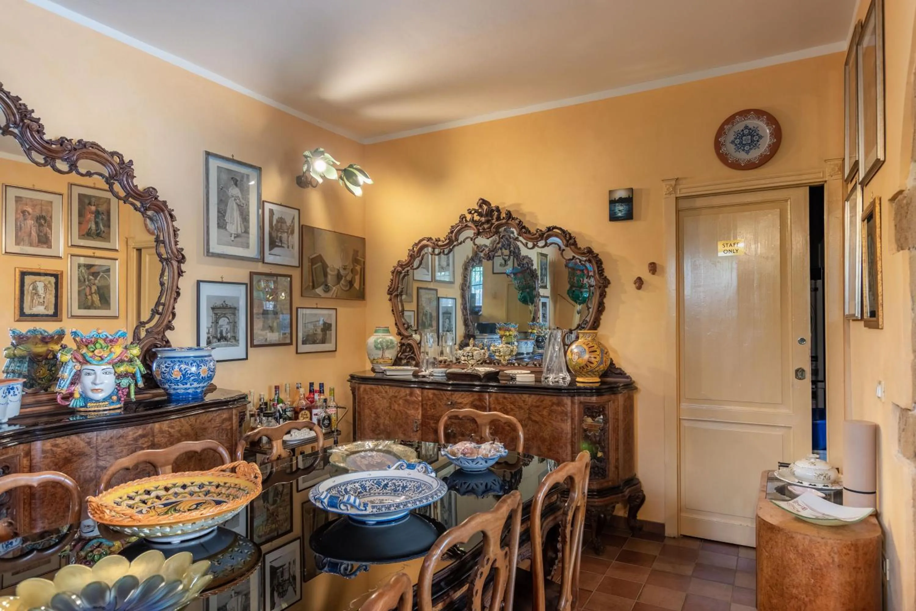 Lobby or reception in Villa Nicolaci - Liberty Suites