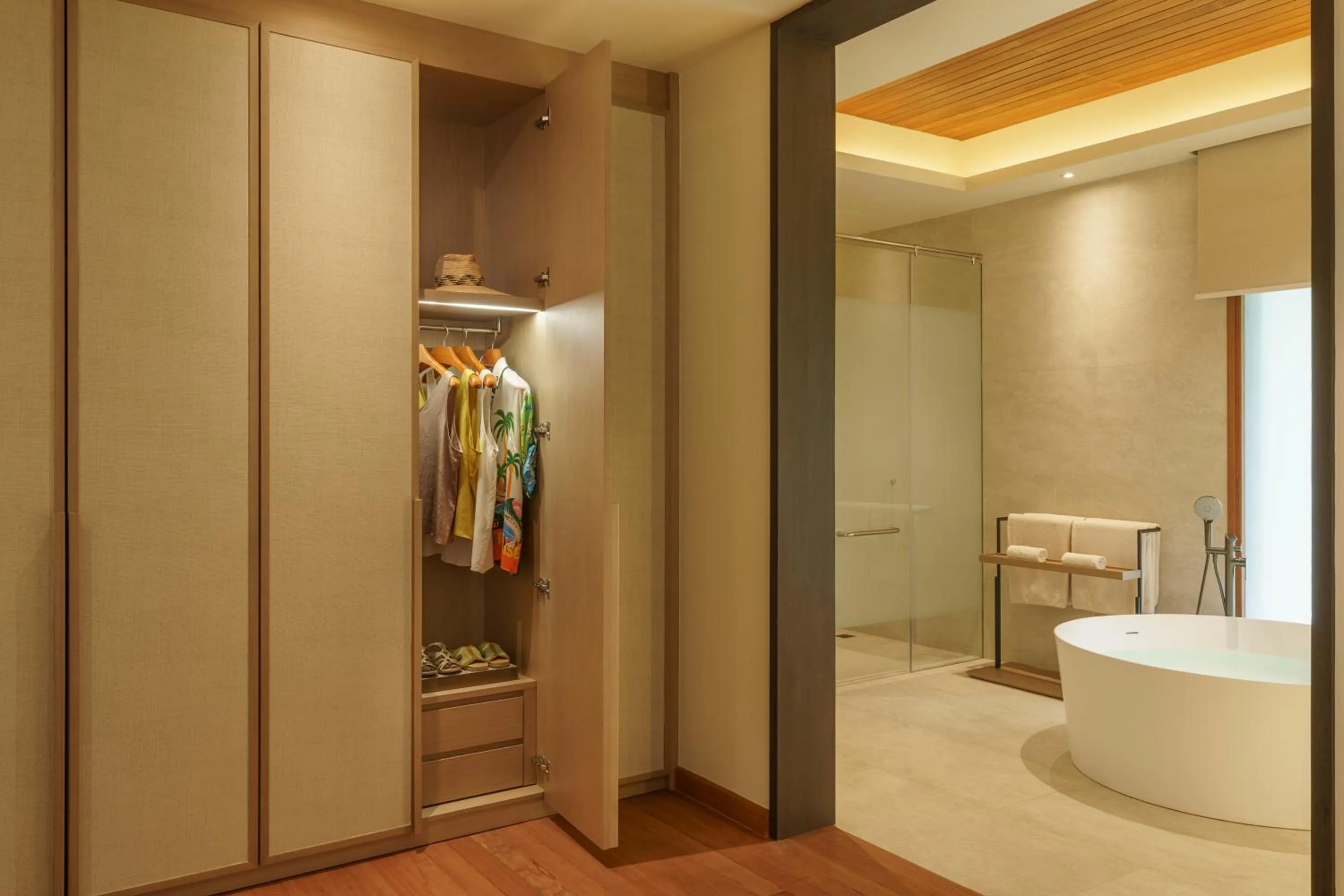 wardrobe in Huvafen Fushi Maldives