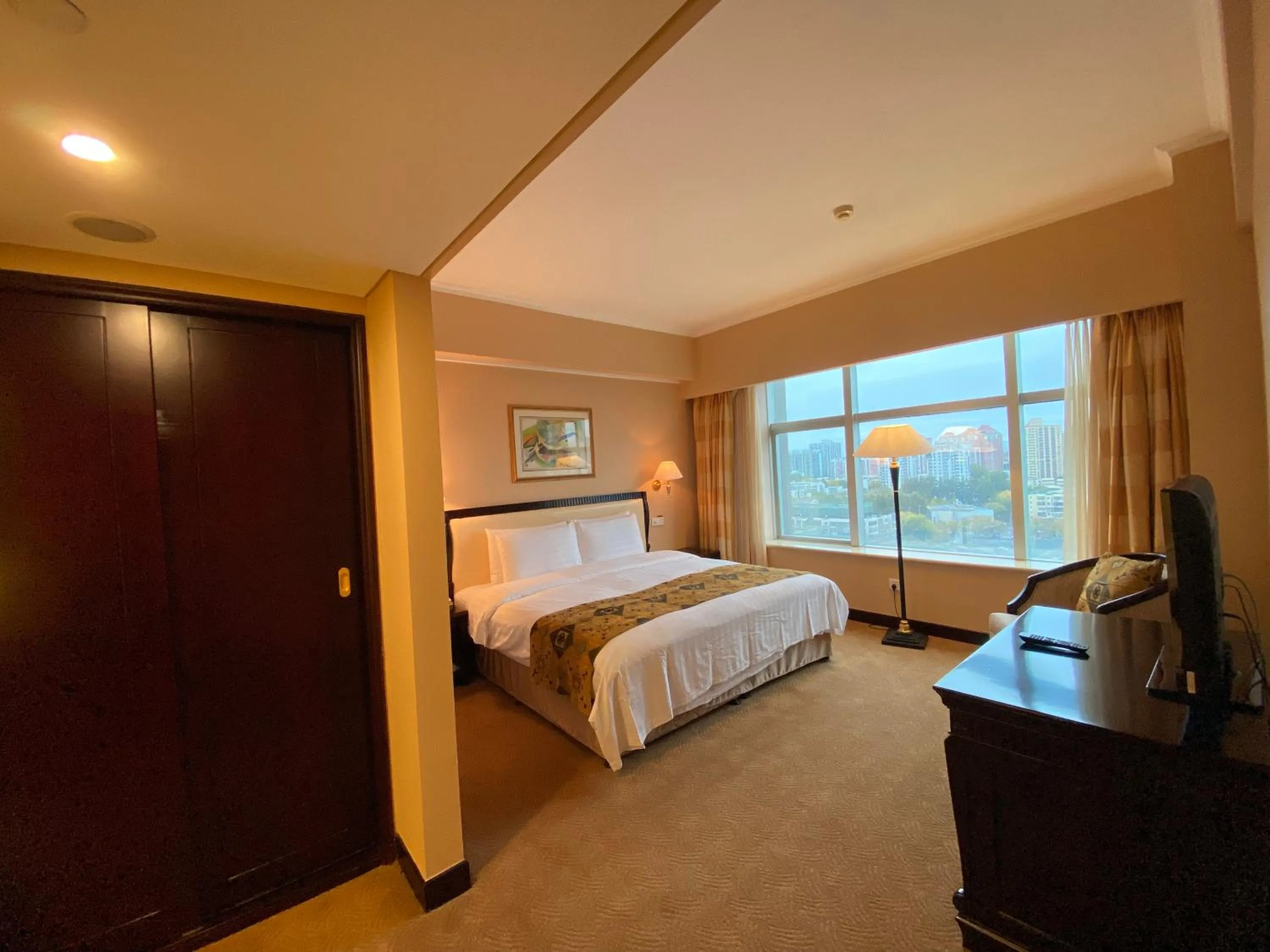 Bedroom, Bed in Celebrity International Grand Hotel