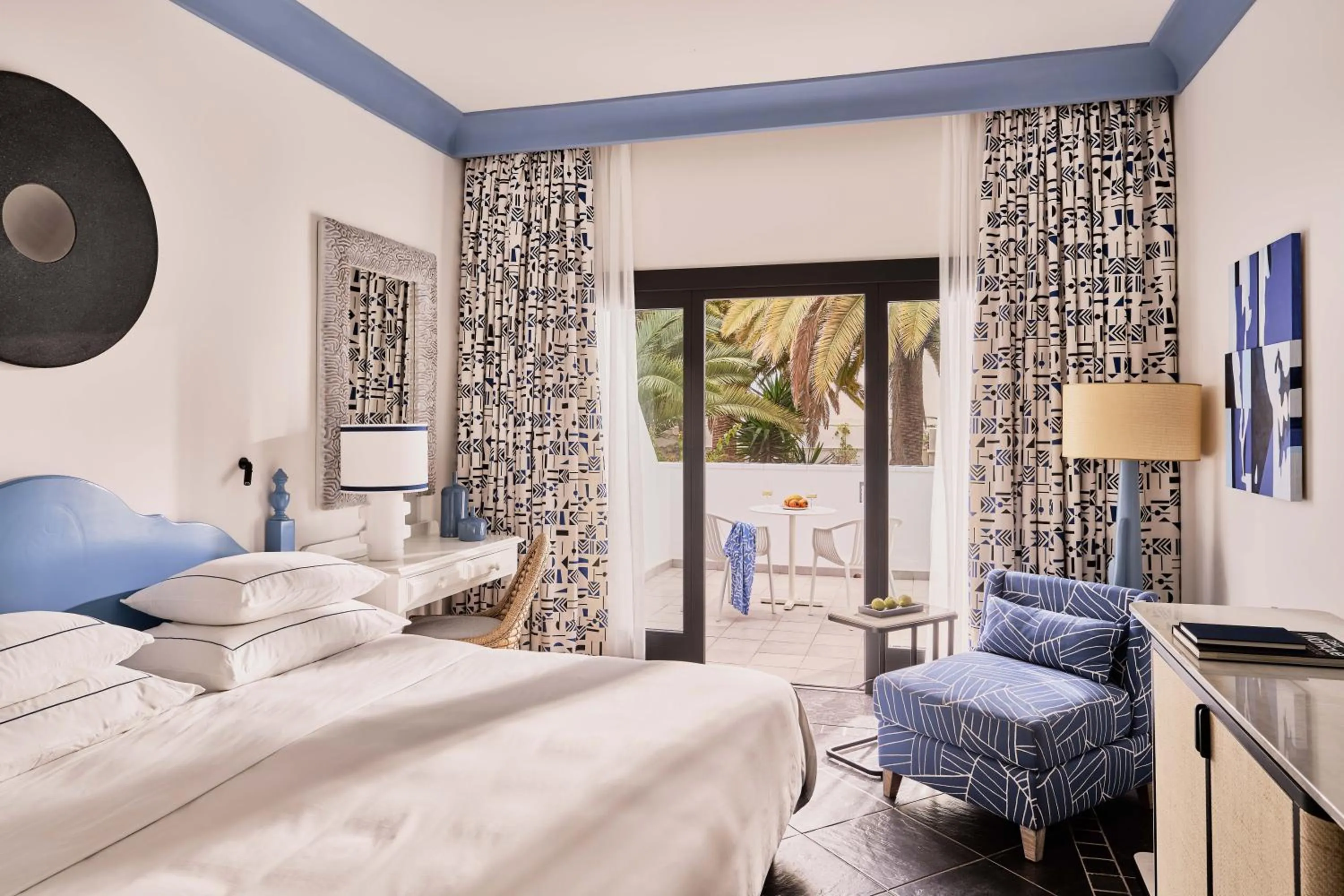 Photo of the whole room, Bed in Seaside Los Jameos