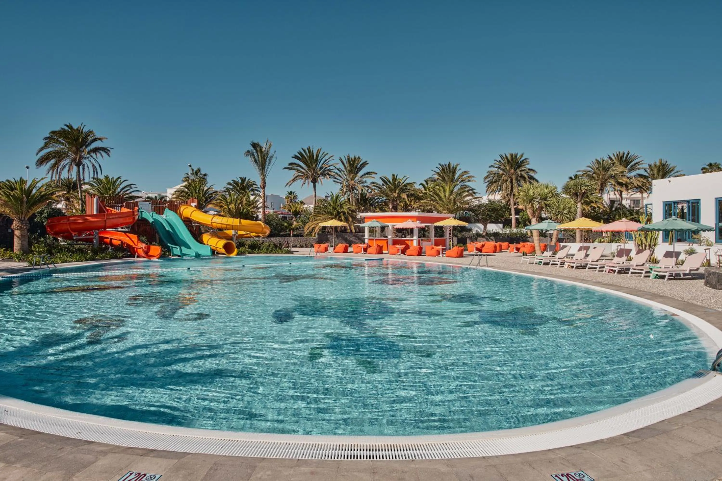 Swimming pool in Seaside Los Jameos