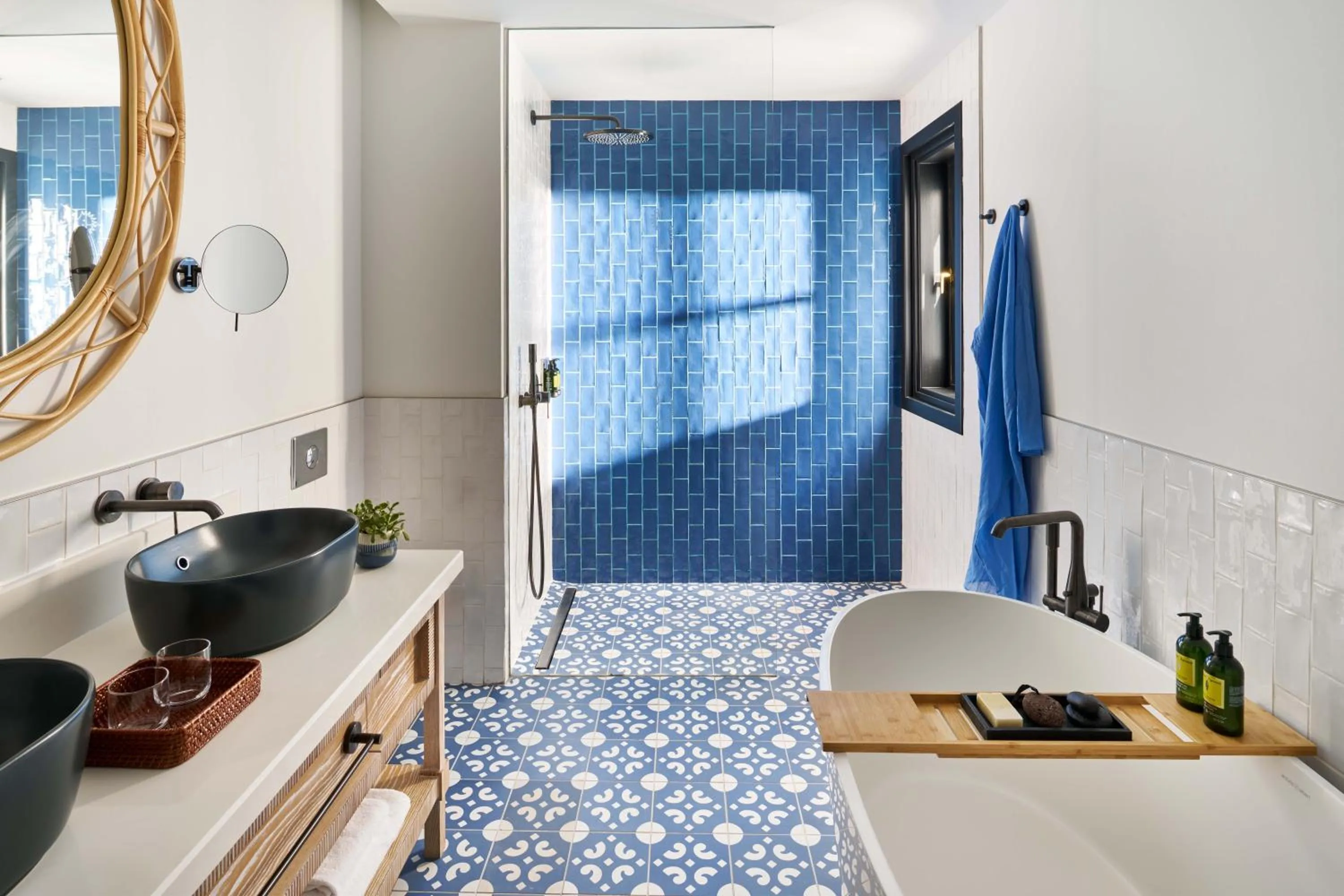 Bathroom, Bed in Seaside Los Jameos