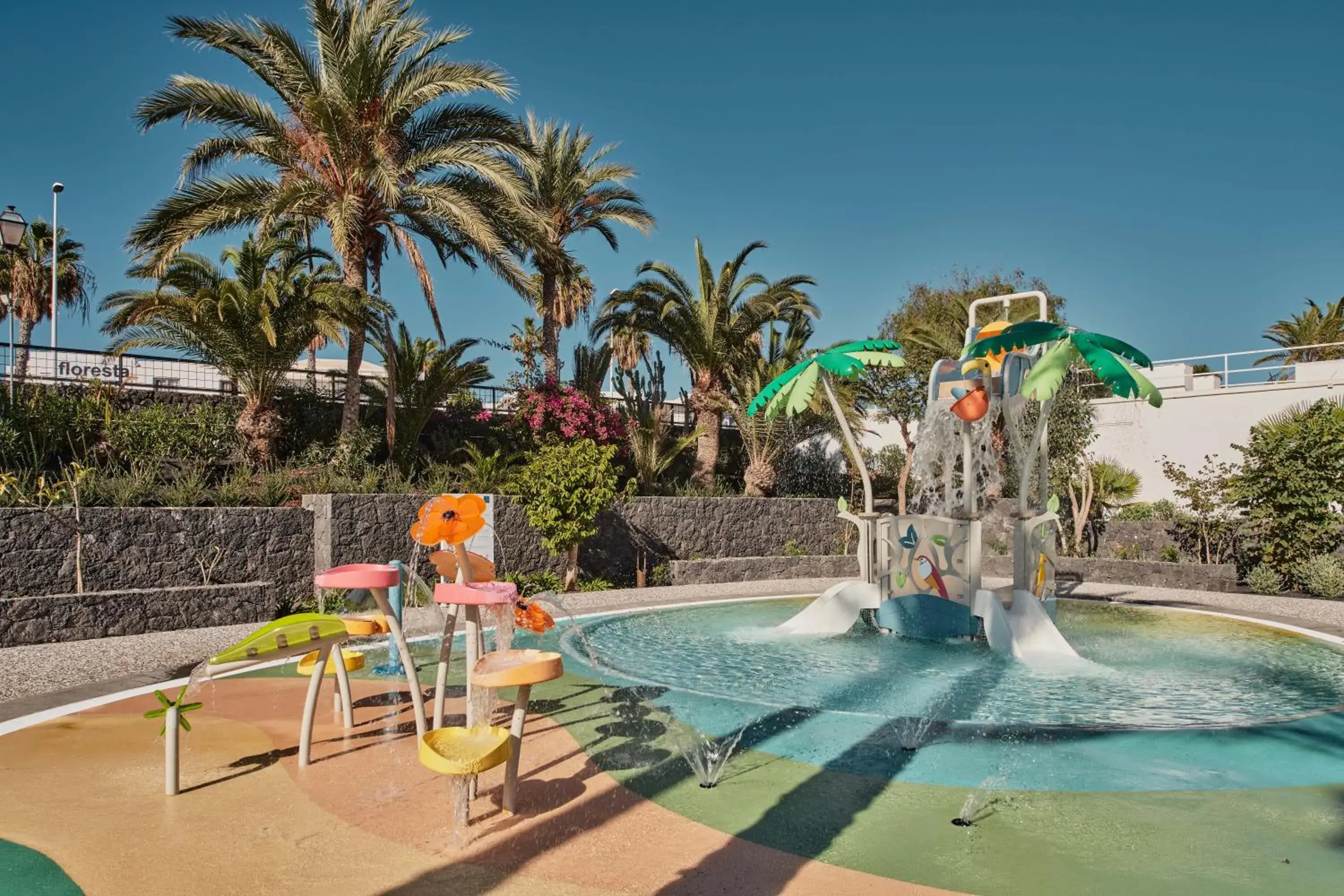 Swimming pool in Seaside Los Jameos Swimming pool in Seaside Los Jameos