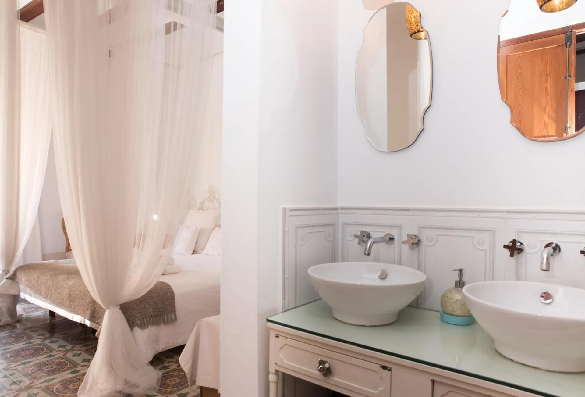 Toilet in Casa Arizo, Hotel Boutique