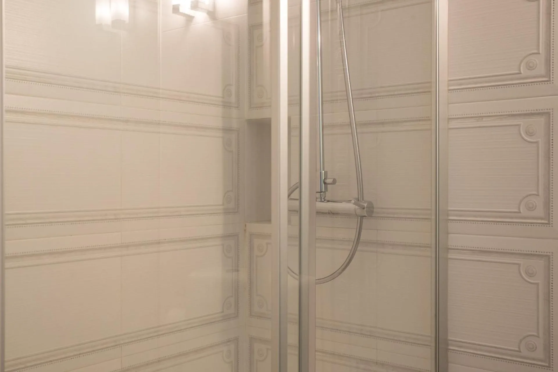 Shower in Casa Arizo, Hotel Boutique