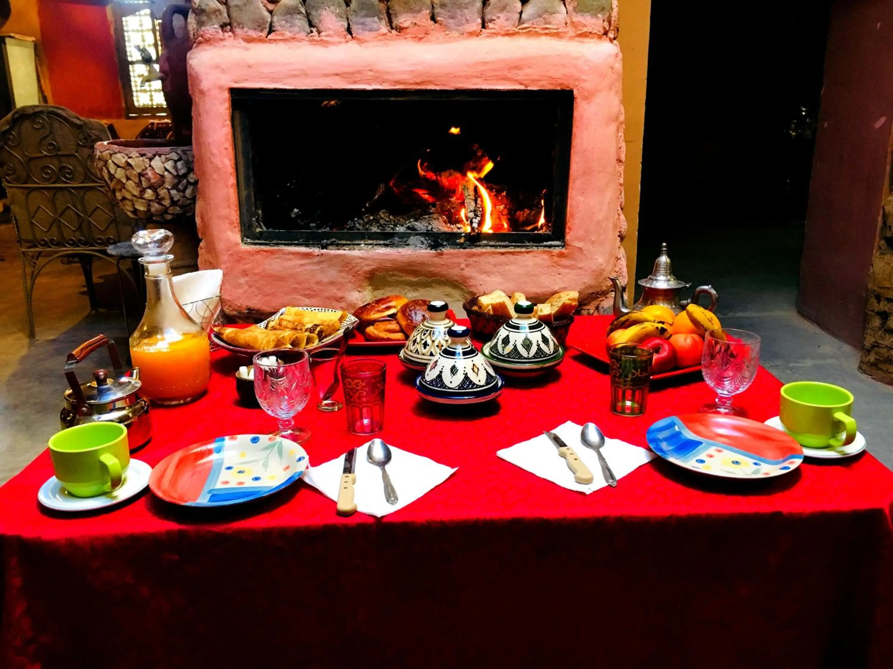 Food and drinks in Kasbah Tiriguioute