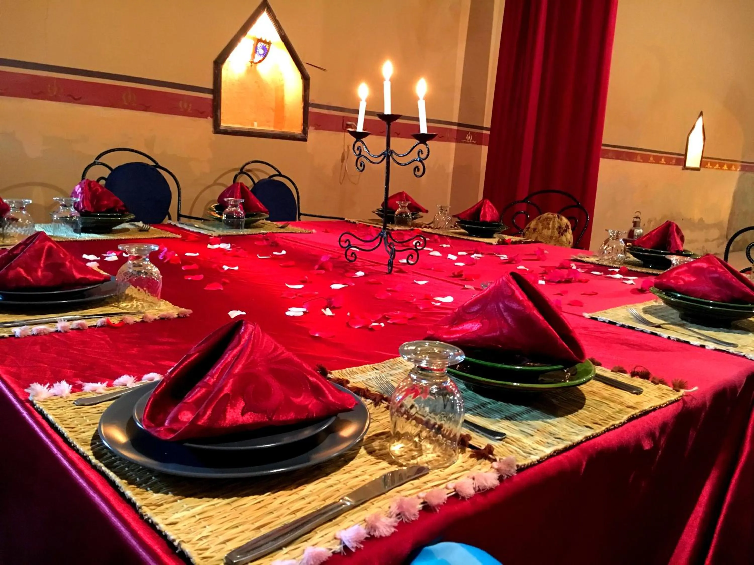 Restaurant/places to eat in Kasbah Tiriguioute