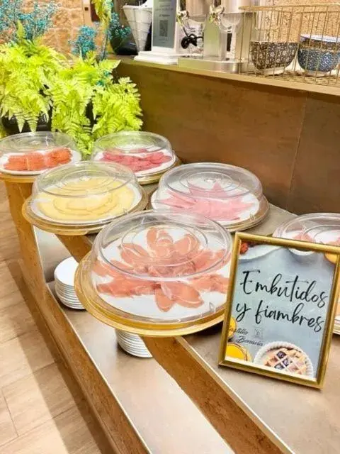 Breakfast in Hotel Castillo Bonavía Breakfast in Hotel Castillo Bonavía