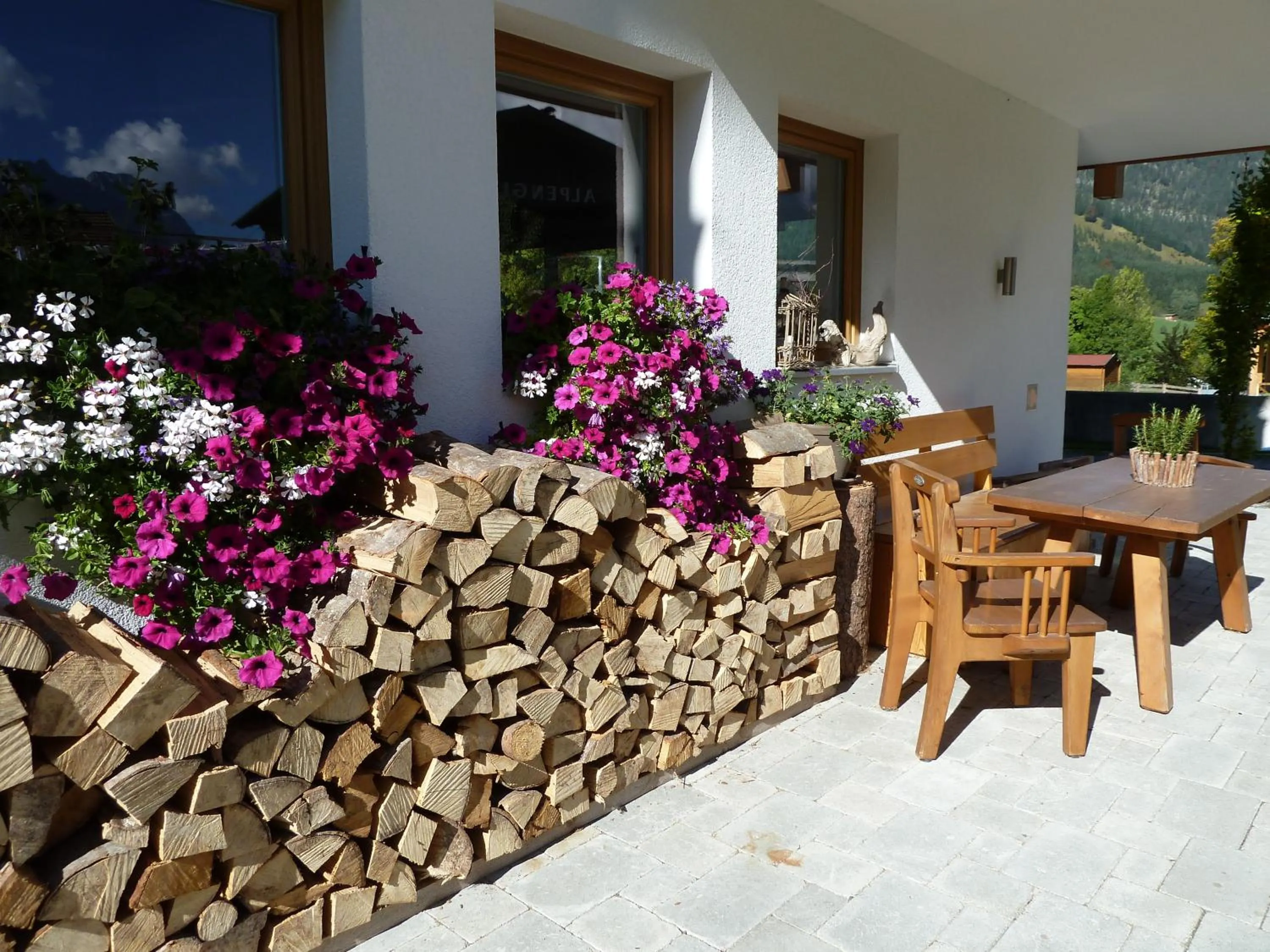 Property building in Apart Ideal