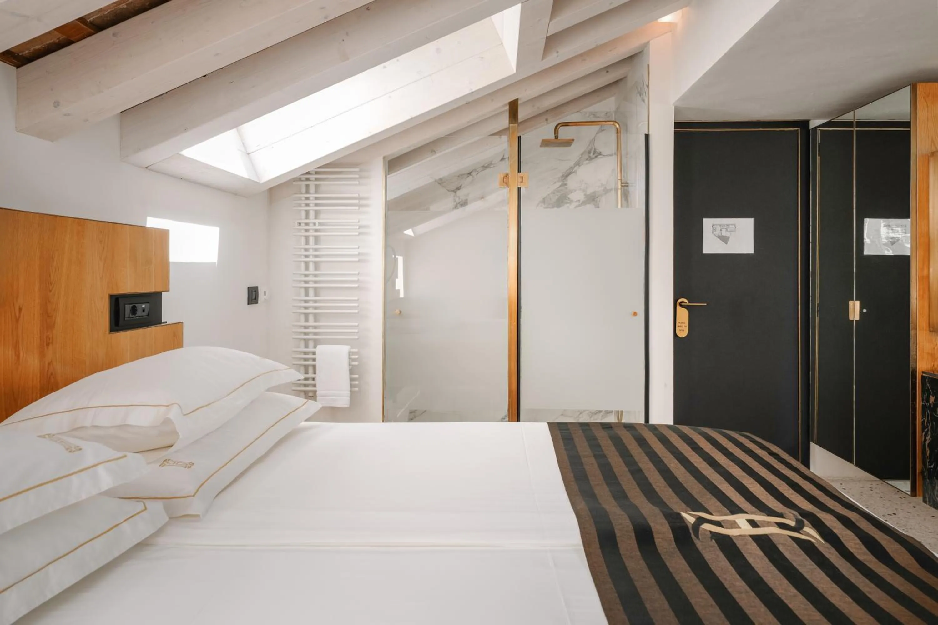 Shower, Bed in Spirito Santo Palazzo Storico - Adults Only