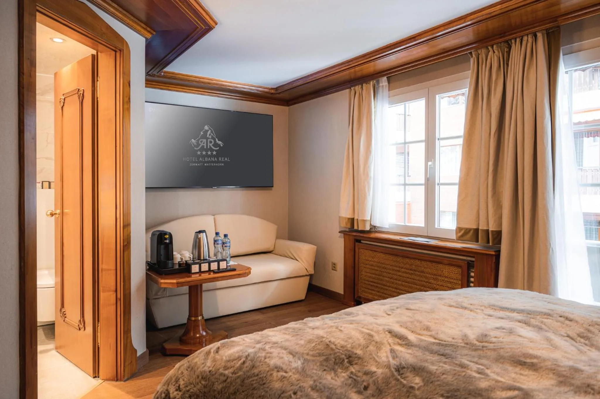 Living room, Bed in Boutique Hotel Albana Real - Restaurants & Spa