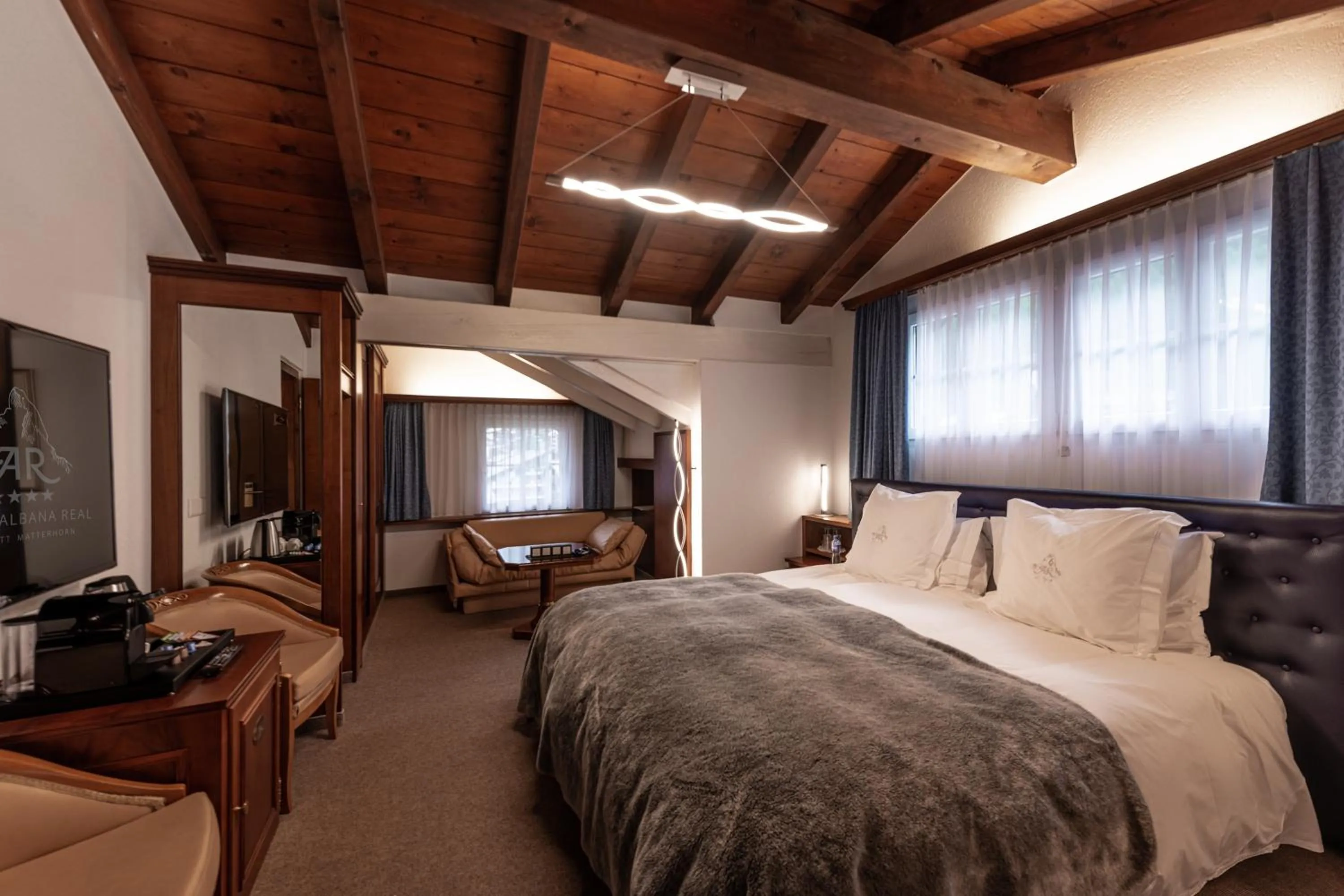 Living room, Bed in Boutique Hotel Albana Real - Restaurants & Spa