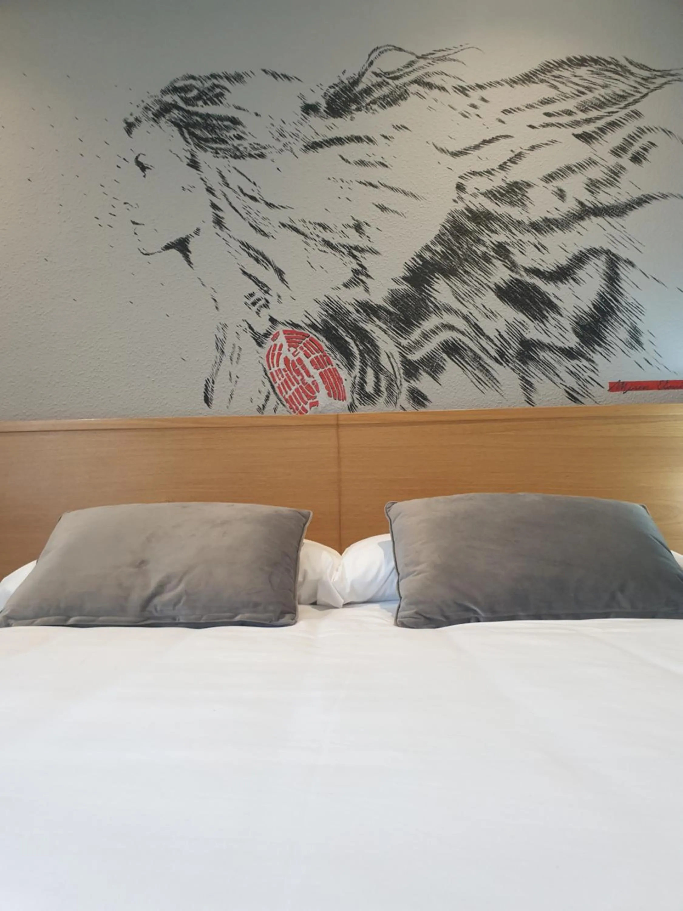 Bedroom, Bed in Hotel Arts - Gasteiz Centro
