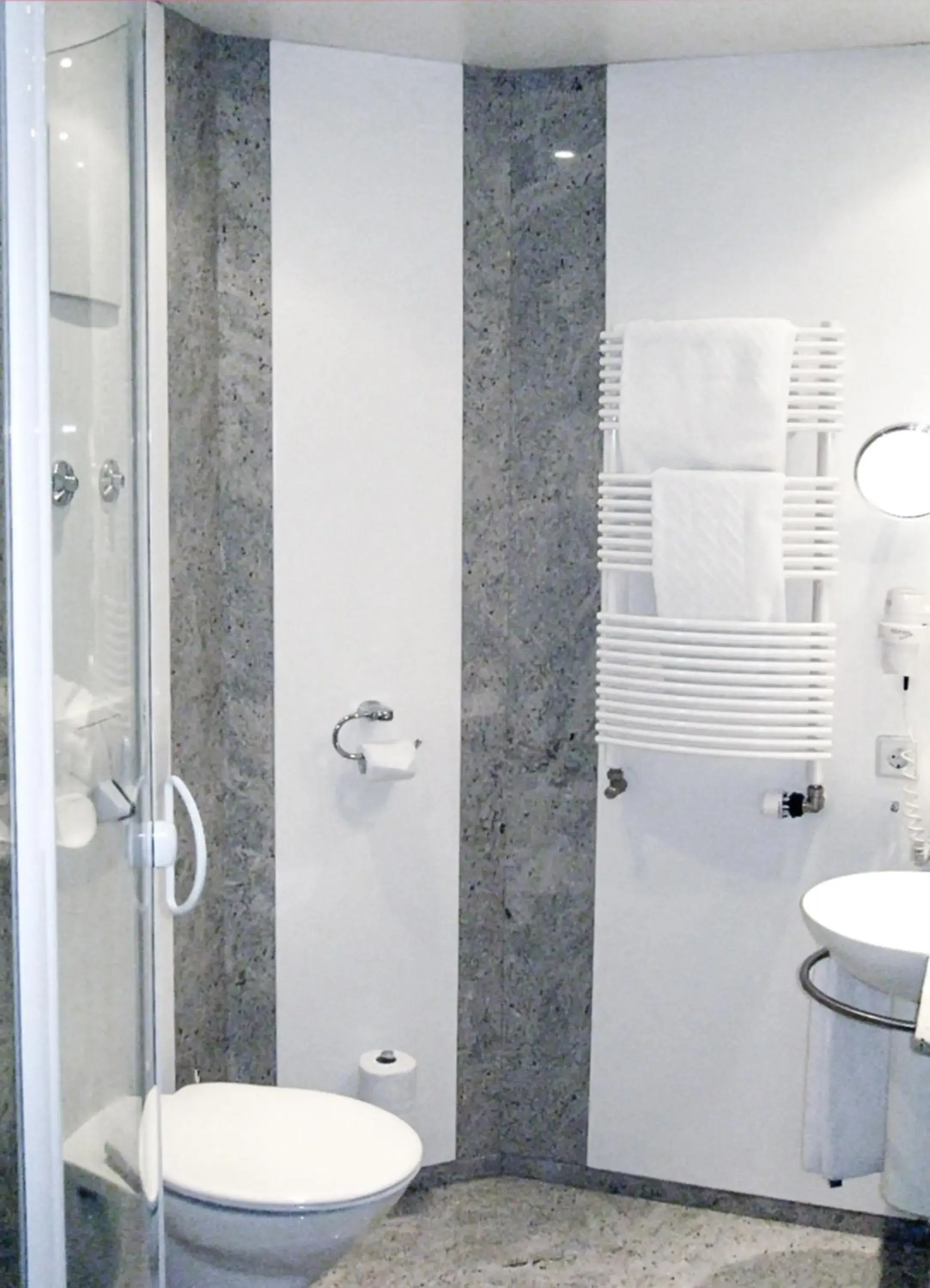 Bathroom in Hotel Brößler