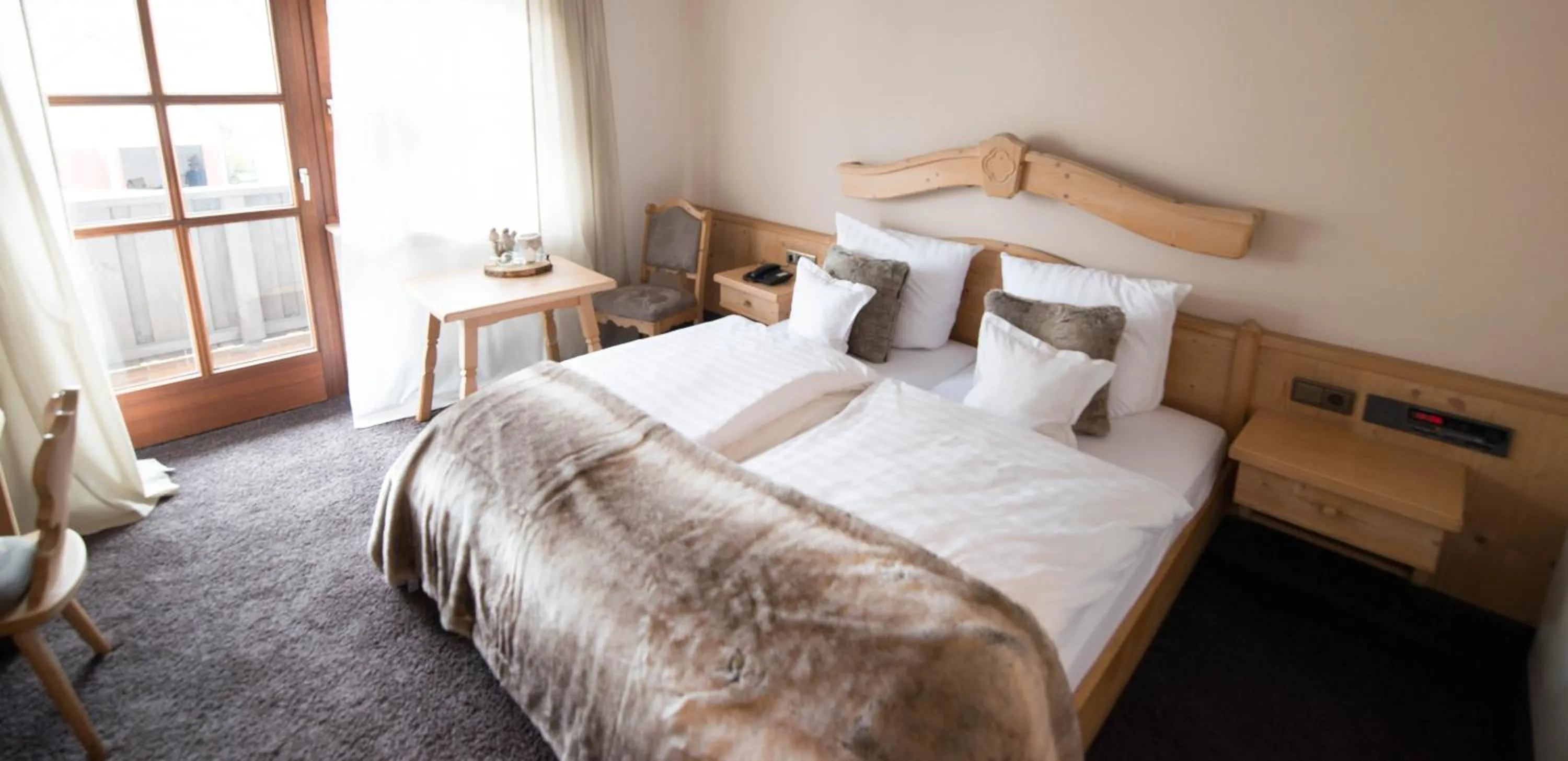 Photo of the whole room, Bed in Landgasthof Weisses Lamm