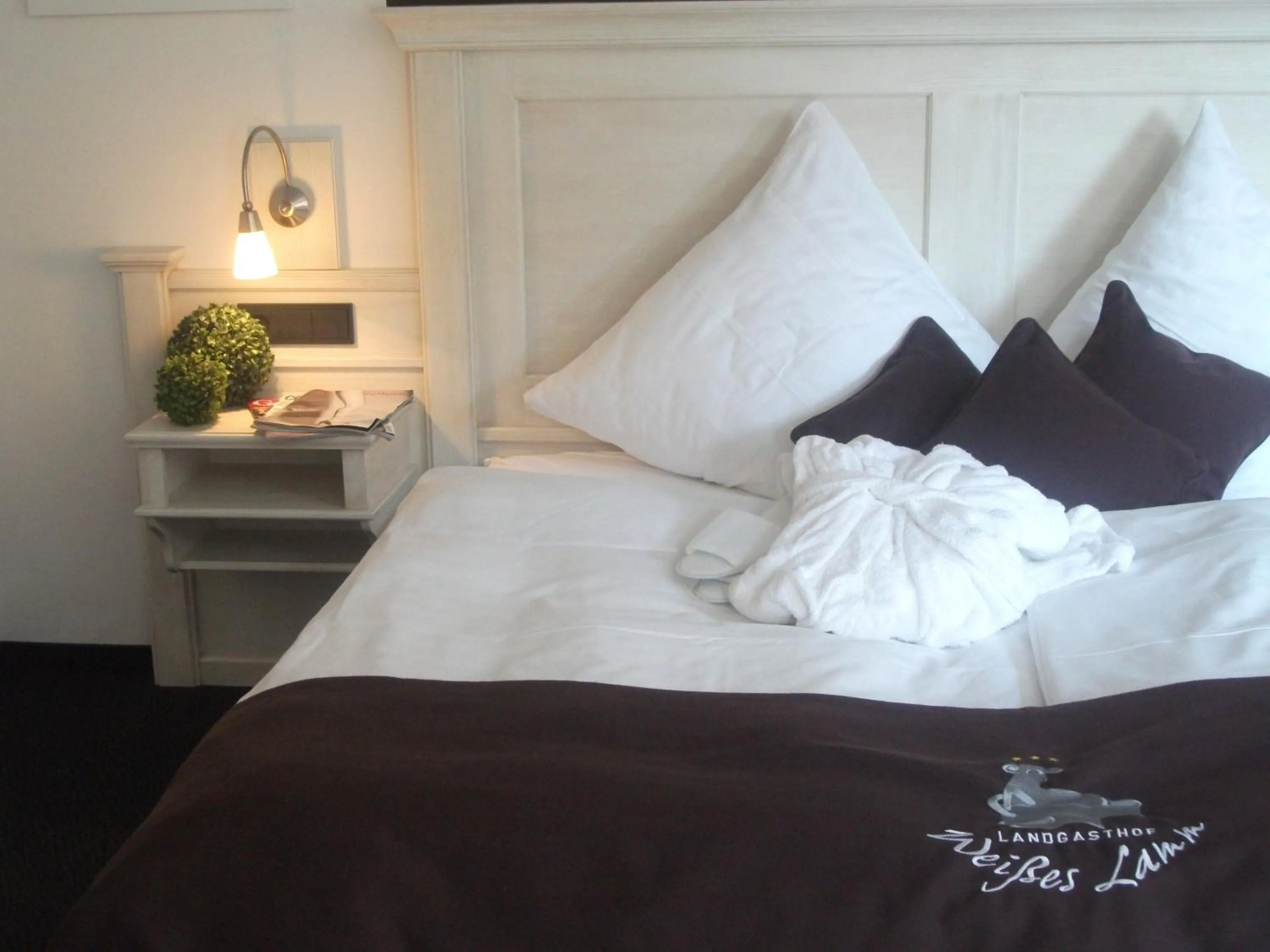 Bed in Landgasthof Weisses Lamm