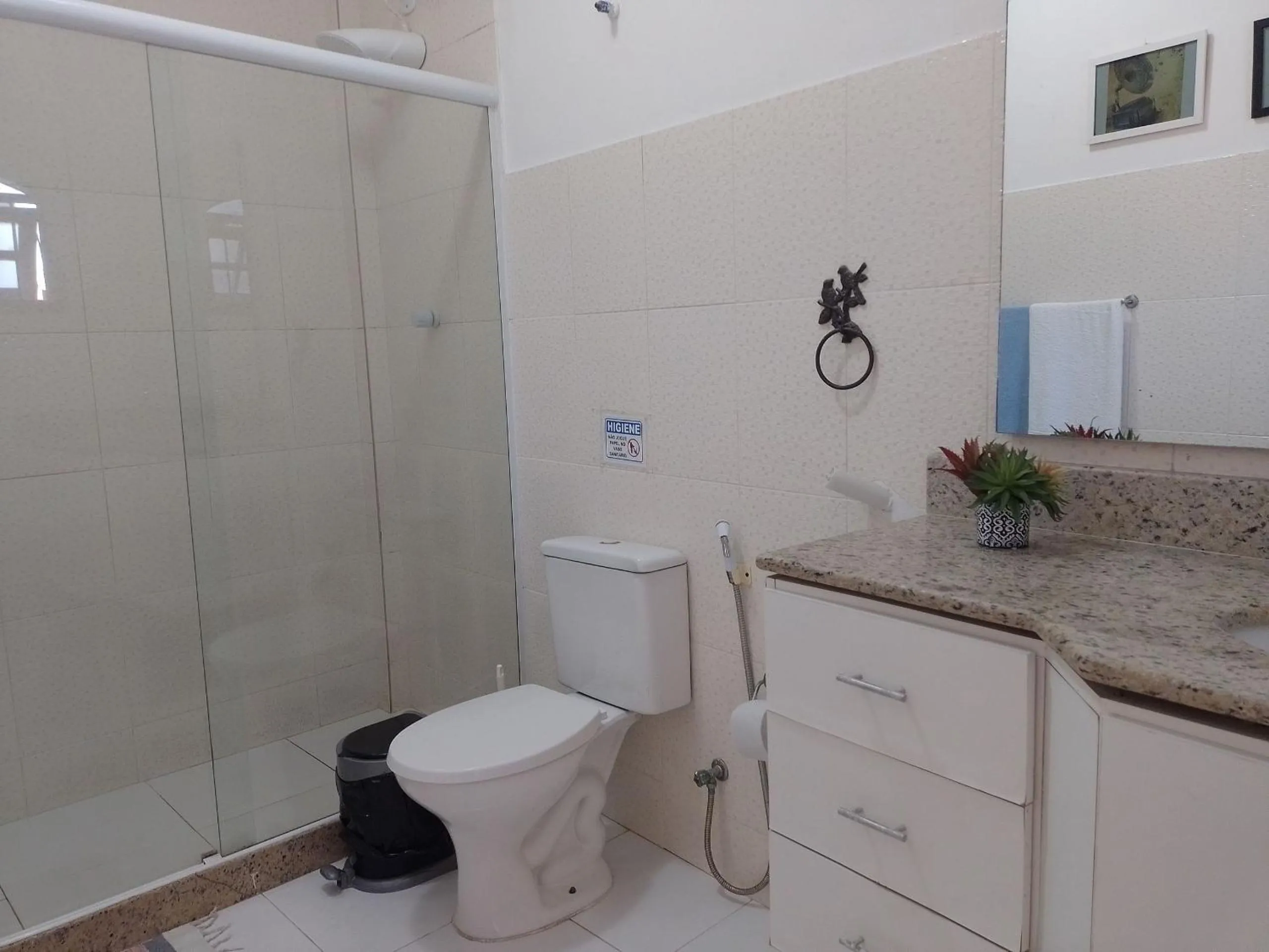 Toilet in SLIM- - Dunas- Praia do Forte - Prático , Econômico e Próximo de Tudo