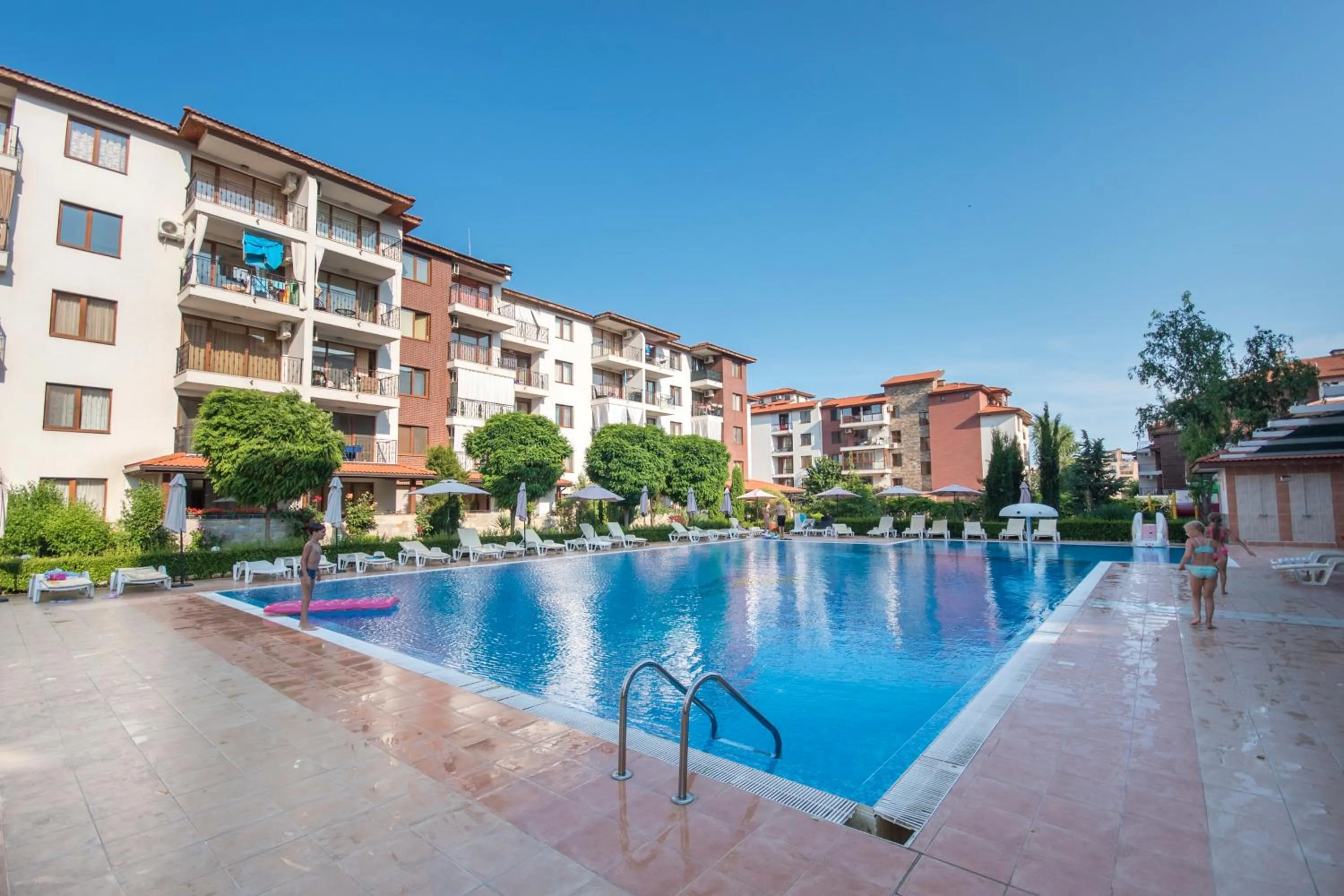 Area and facilities in Apollon Apartments