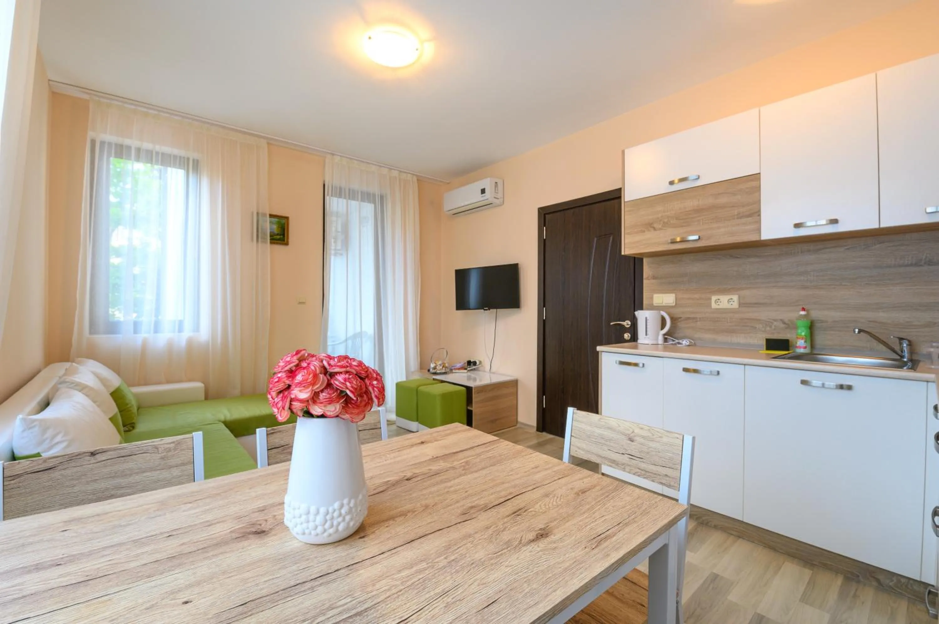 Kitchen or kitchenette in Apollon Apartments