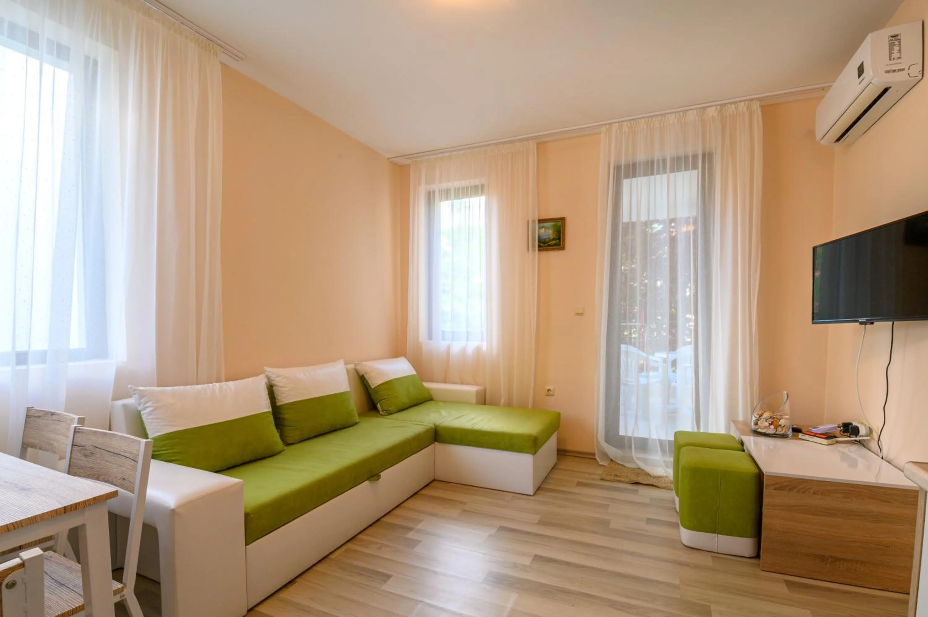 TV and multimedia in Apollon Apartments