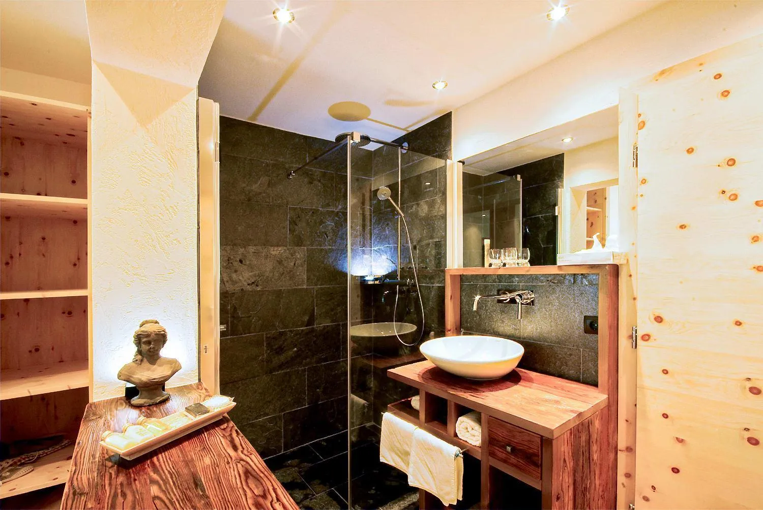 Shower in Hotel Riederhof- Urlaub mit WAU!