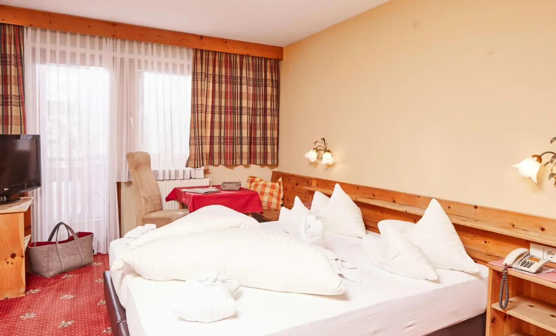 Standard Double Room with Balcony - single occupancy - Tyrol in Hotel Riederhof- Urlaub mit WAU! Standard Double Room with Balcony - single occupancy - Tyrol in Hotel Riederhof- Urlaub mit WAU!