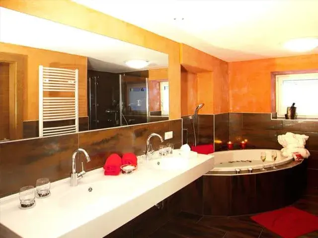 Suite with Balcony in Hotel Riederhof- Urlaub mit WAU! Suite with Balcony in Hotel Riederhof- Urlaub mit WAU!