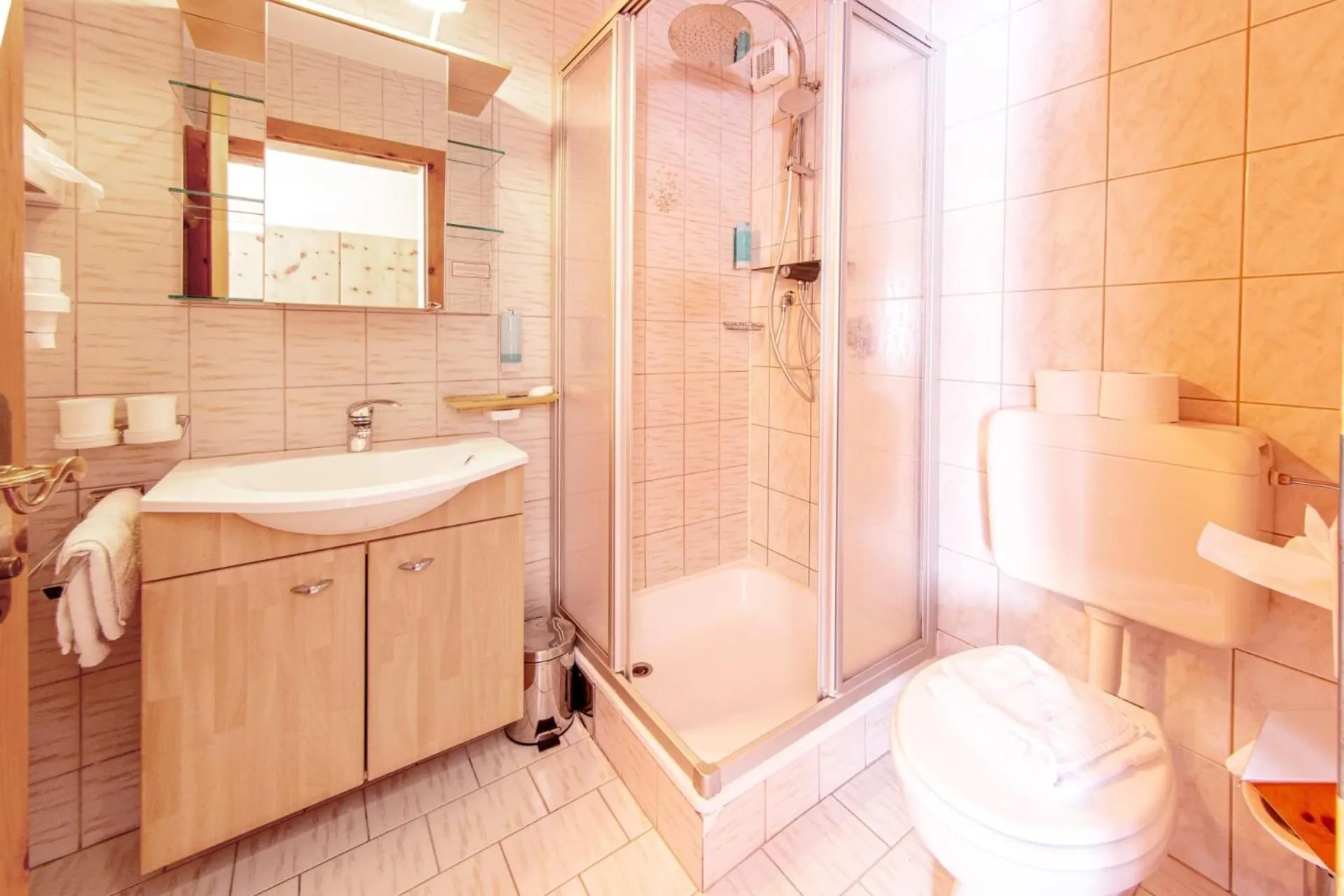 Shower in Hotel Riederhof- Urlaub mit WAU!