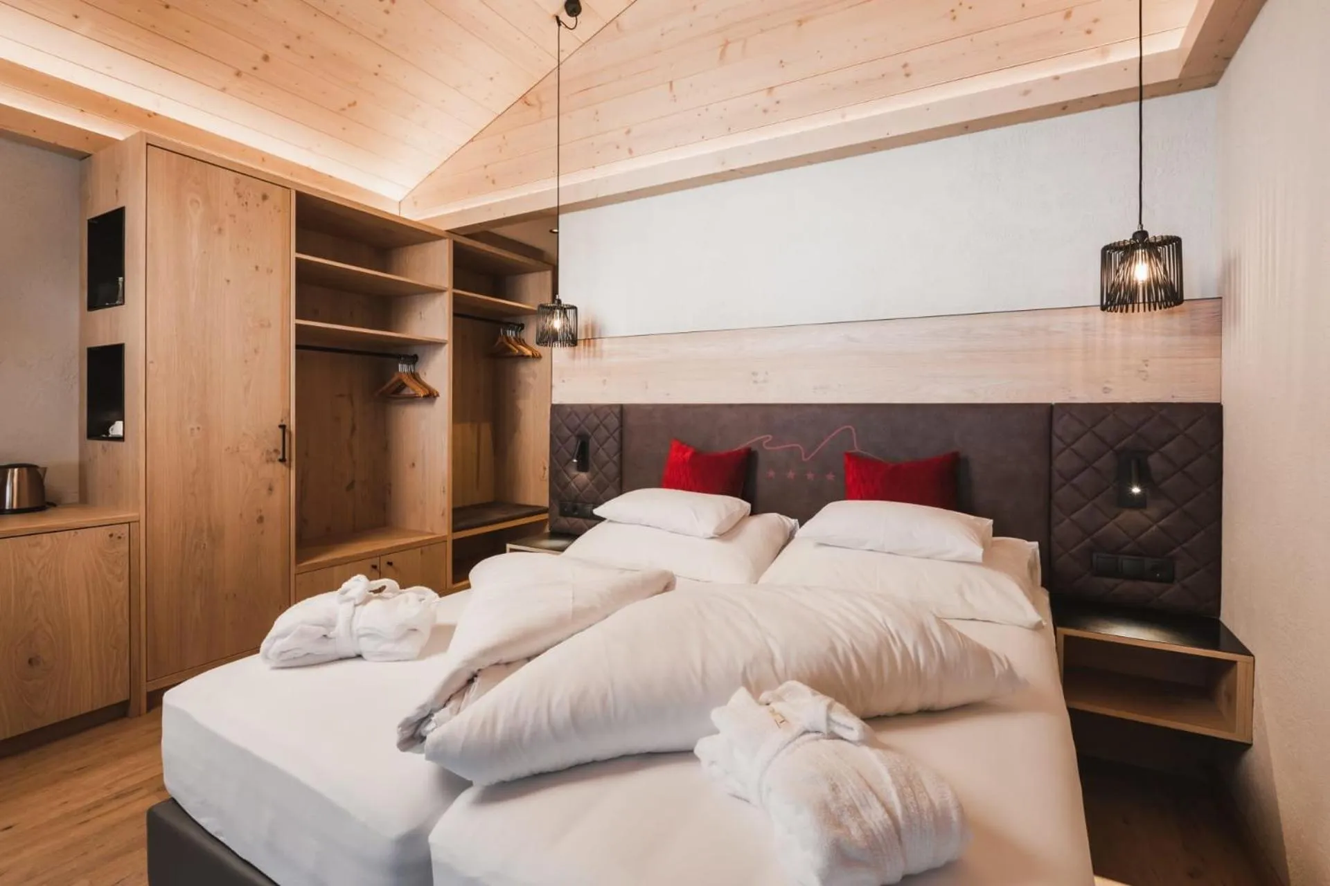 Bed in Hotel Riederhof- Urlaub mit WAU!