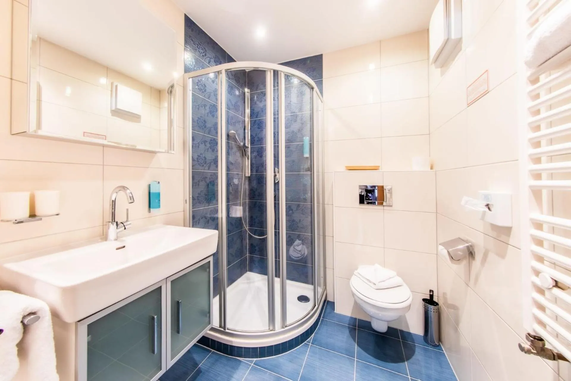 Shower in Hotel Riederhof- Urlaub mit WAU!