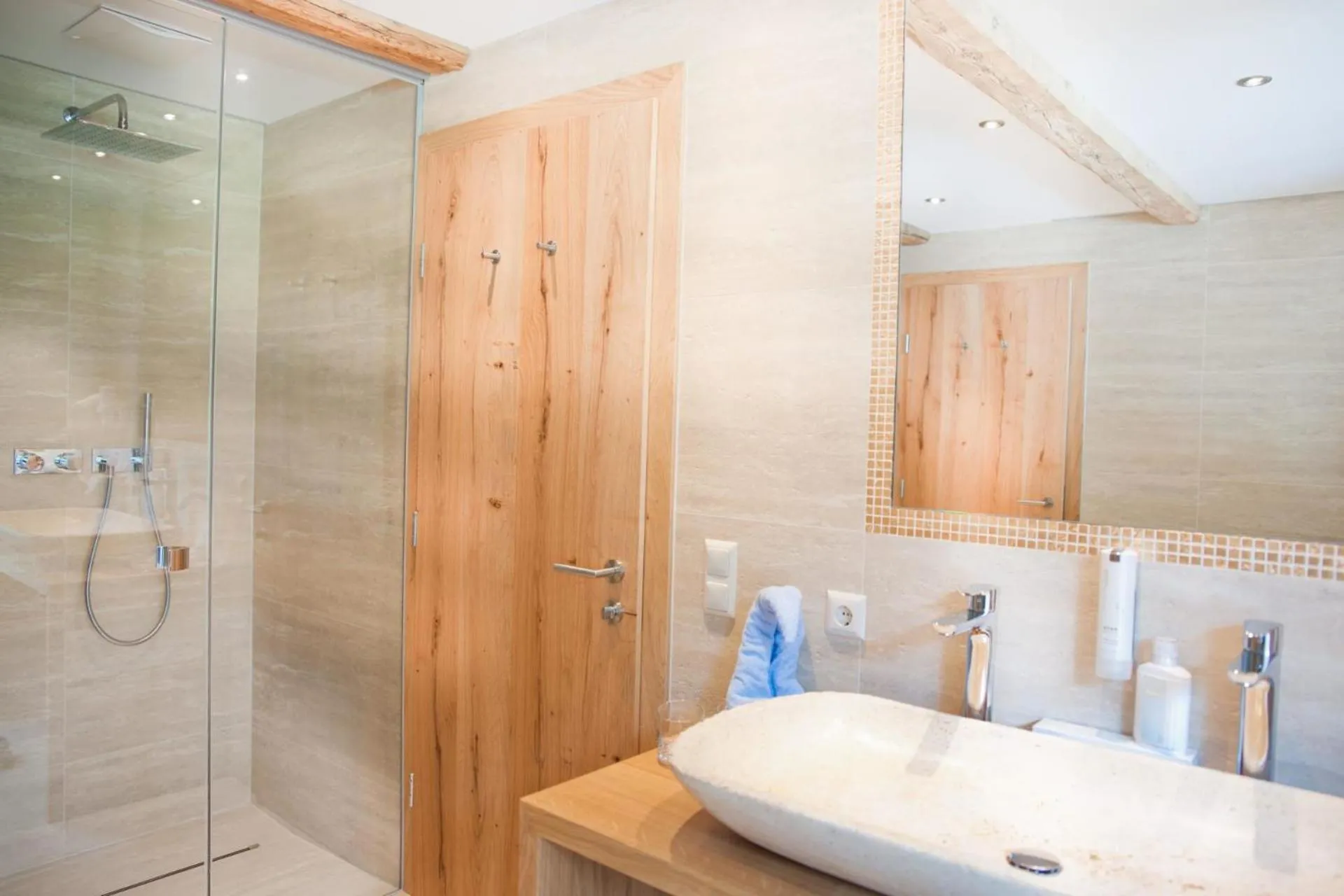 Shower in Hotel Riederhof- Urlaub mit WAU!