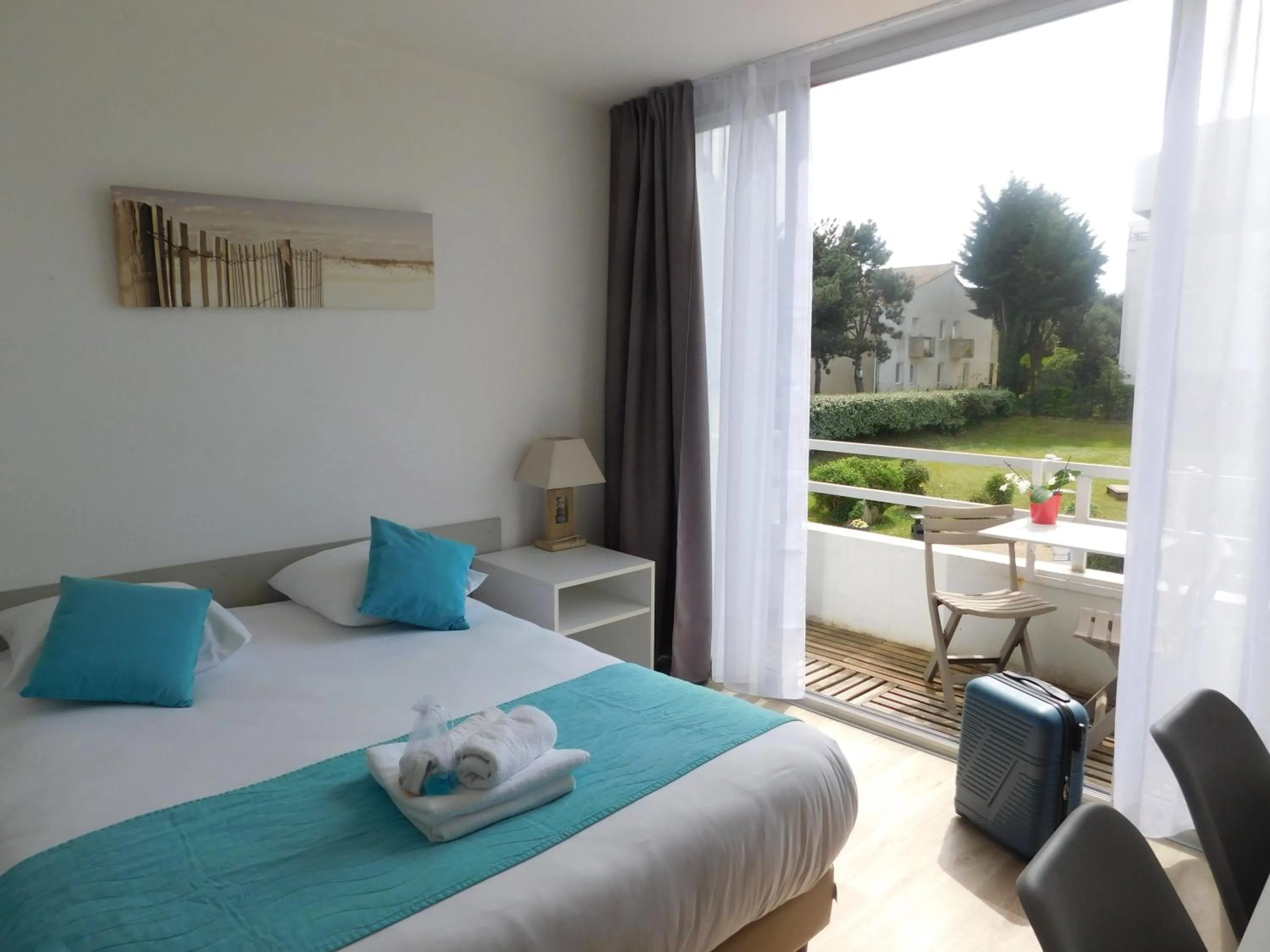 Bedroom, Bed in Résidence New Rochelle