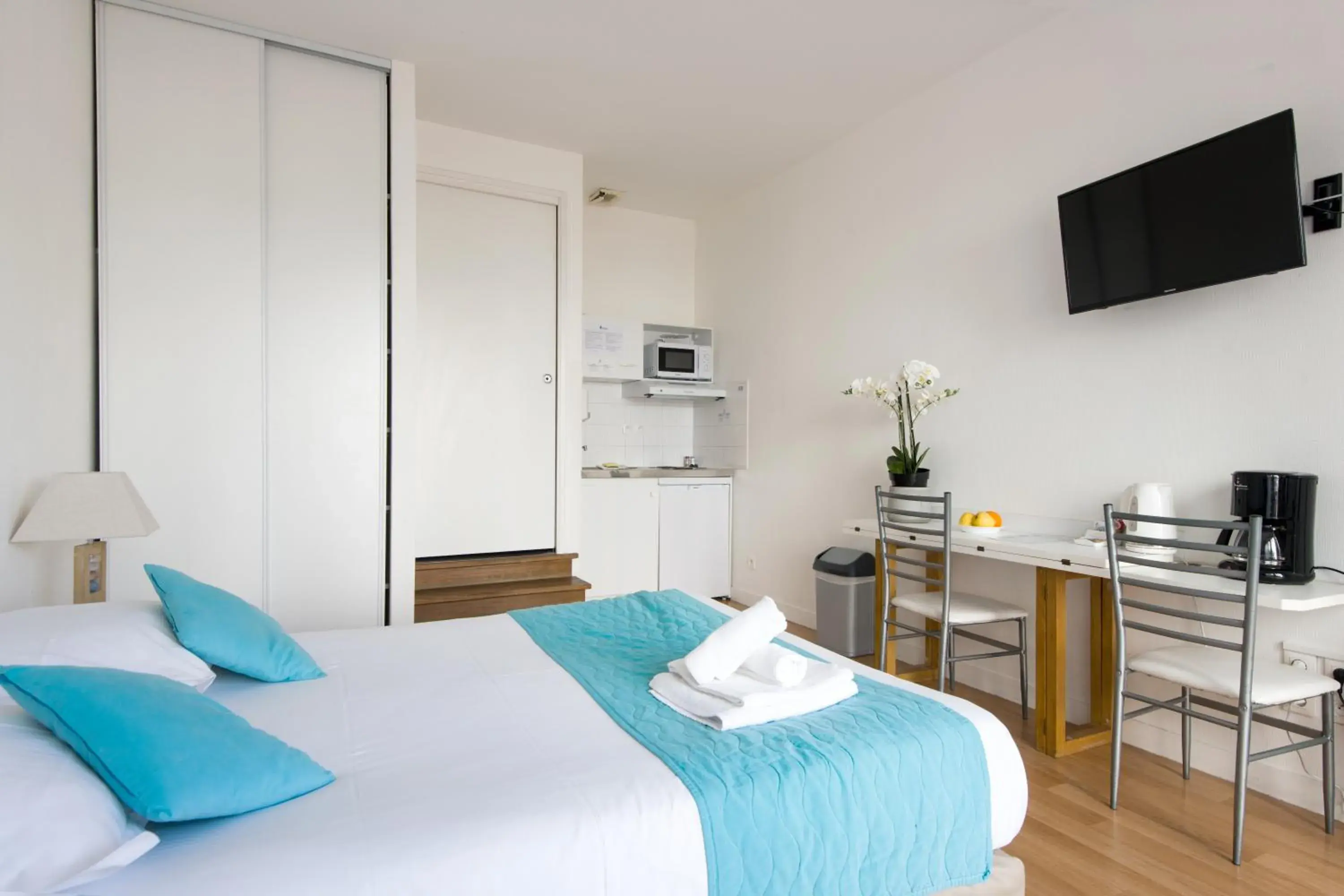 Studio with Terrace in Résidence New Rochelle Studio with Terrace in Résidence New Rochelle