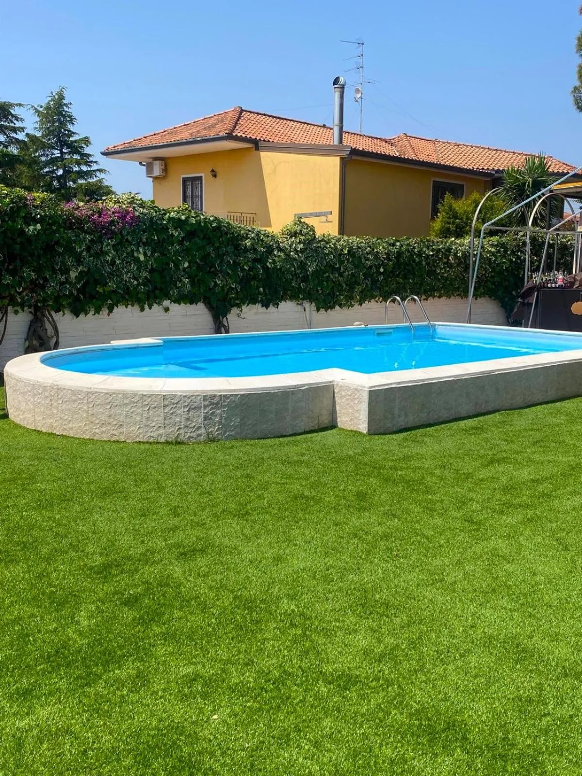 Etna Shelter Holiday House
