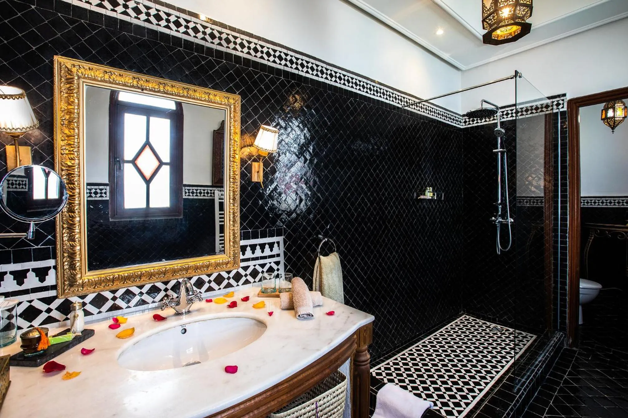Shower in Riad Ayadina & SPA