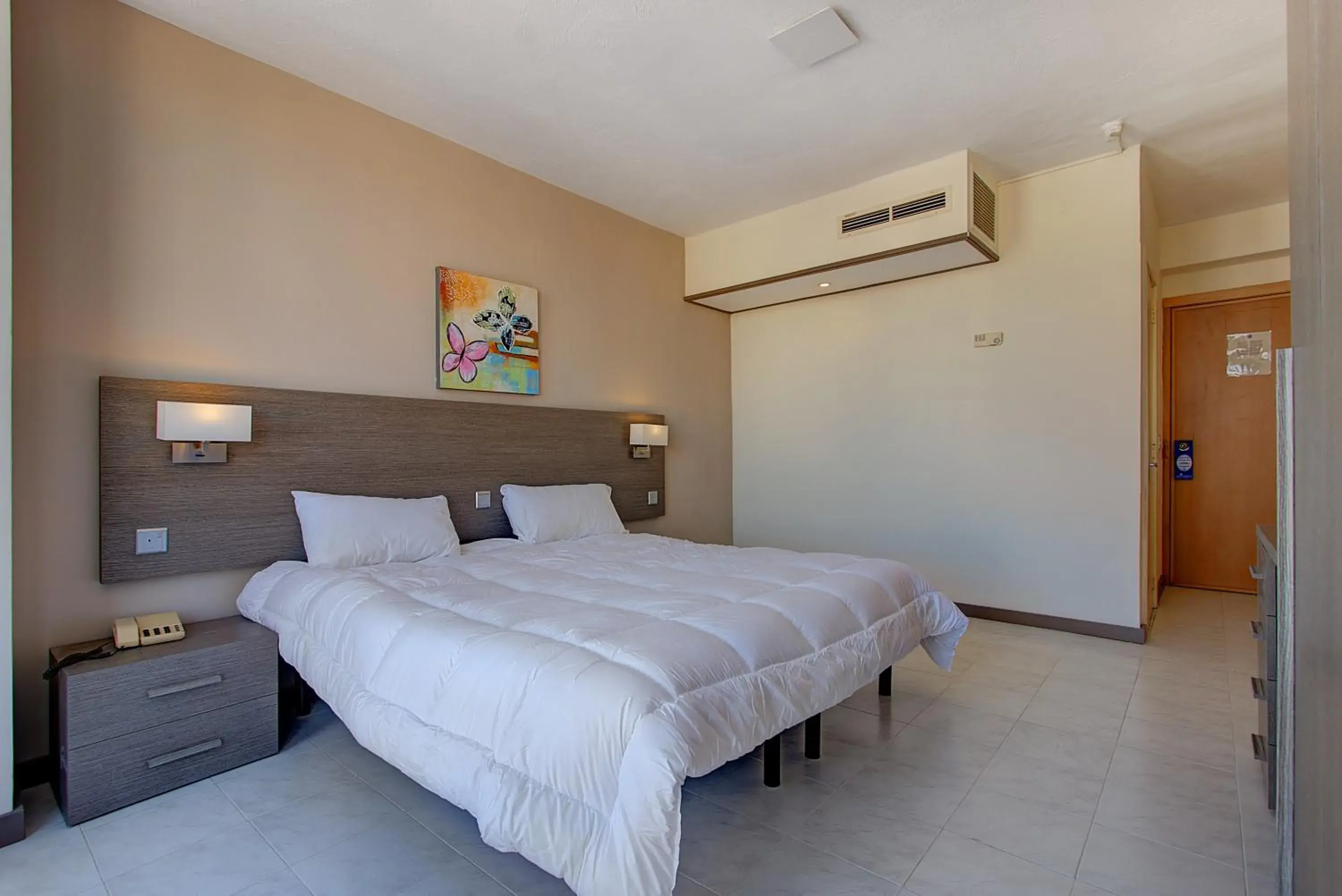 Photo of the whole room, Bed in Primera Hotel Photo of the whole room, Bed in Primera Hotel