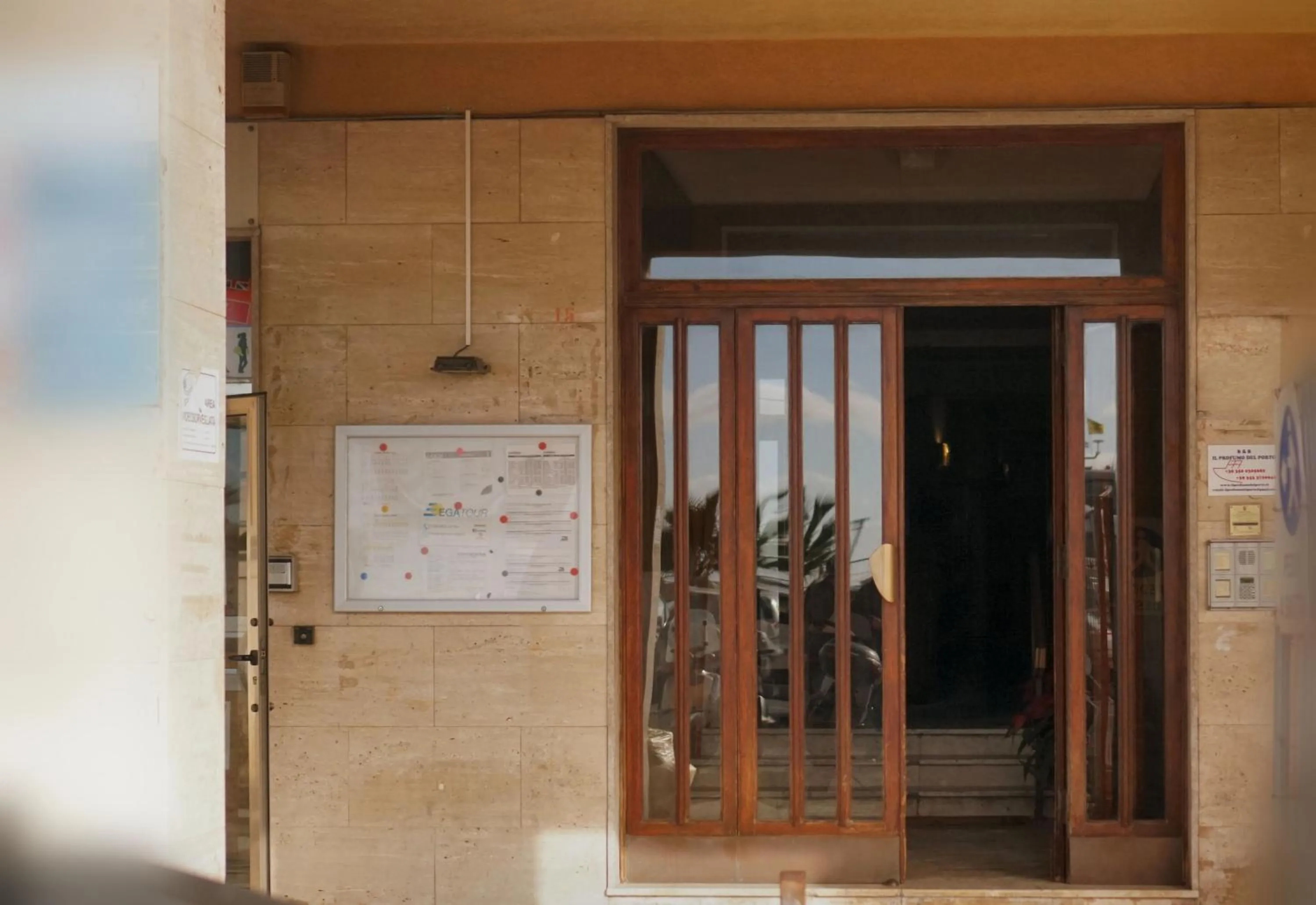 Facade/entrance in B&B Il Profumo del Porto