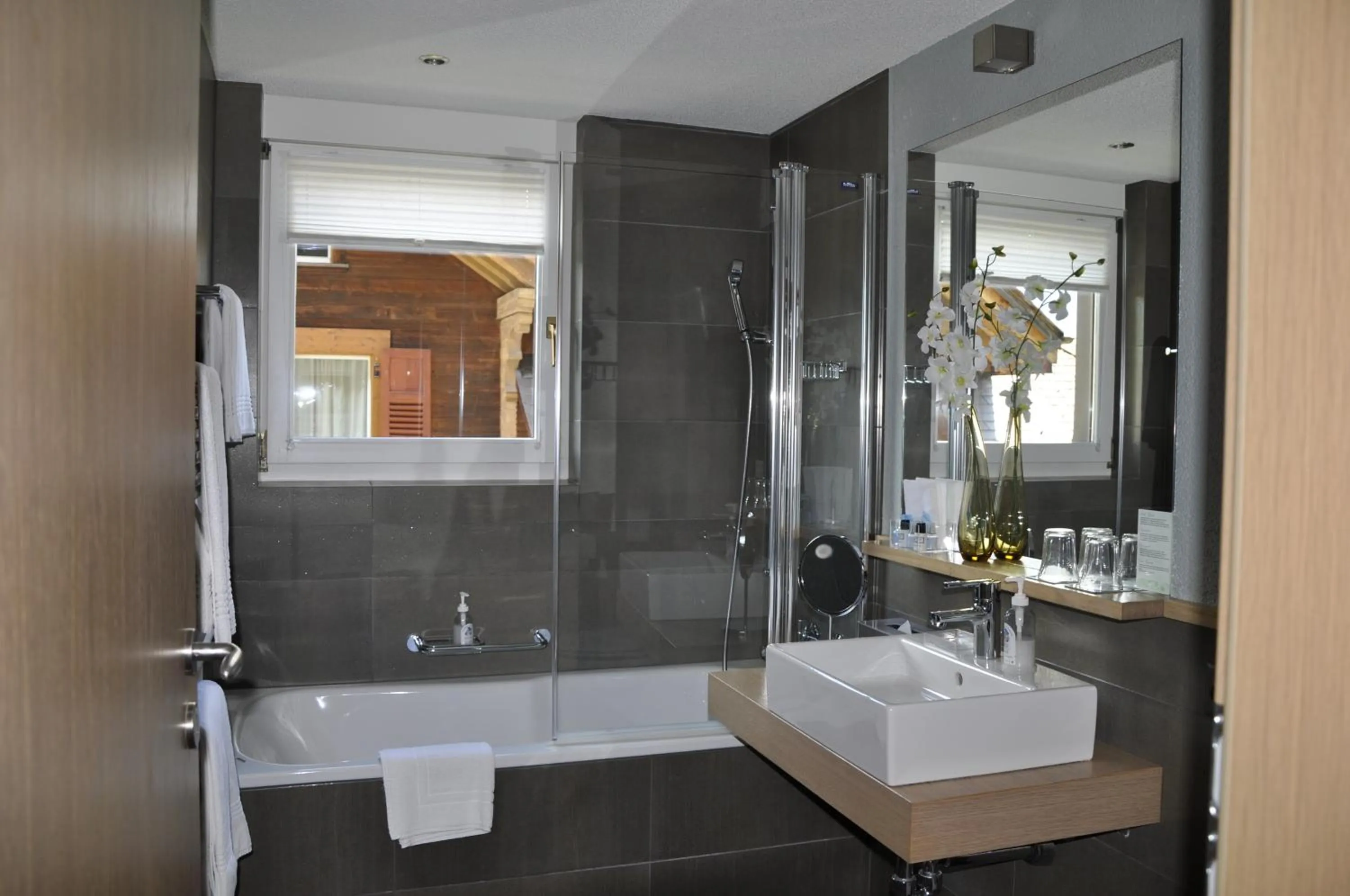 Bathroom in Hotel Maya Caprice