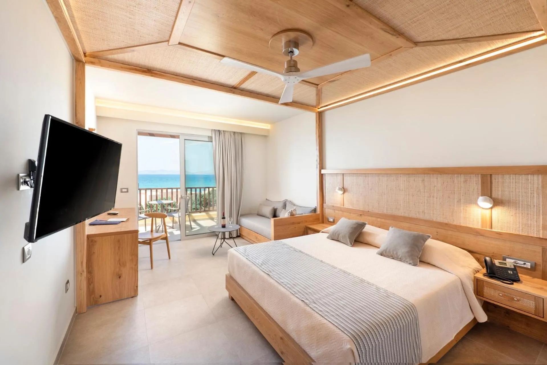 Bedroom, Bed in Horizon Beach Resort