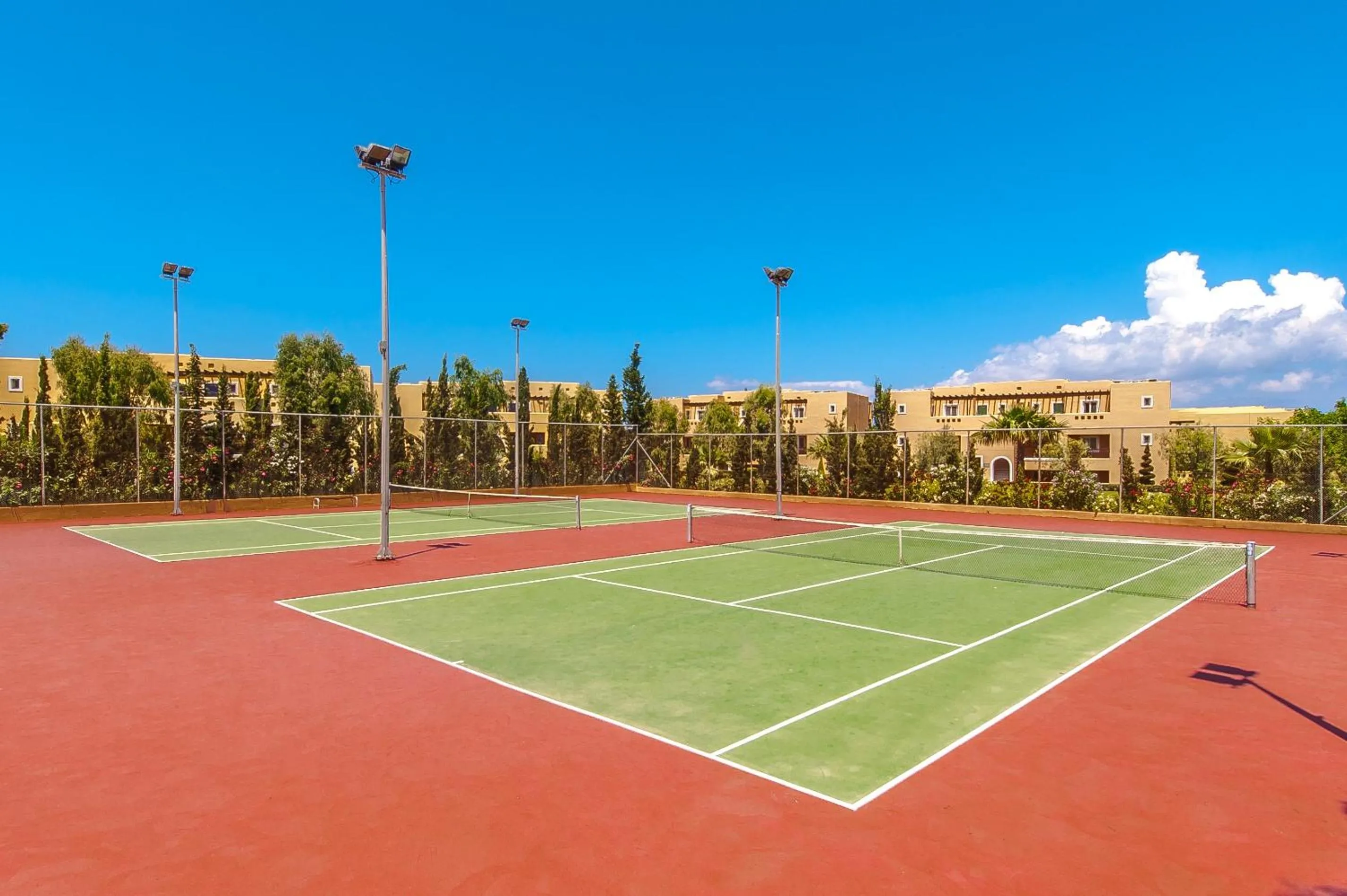 Tennis court in Horizon Beach Resort