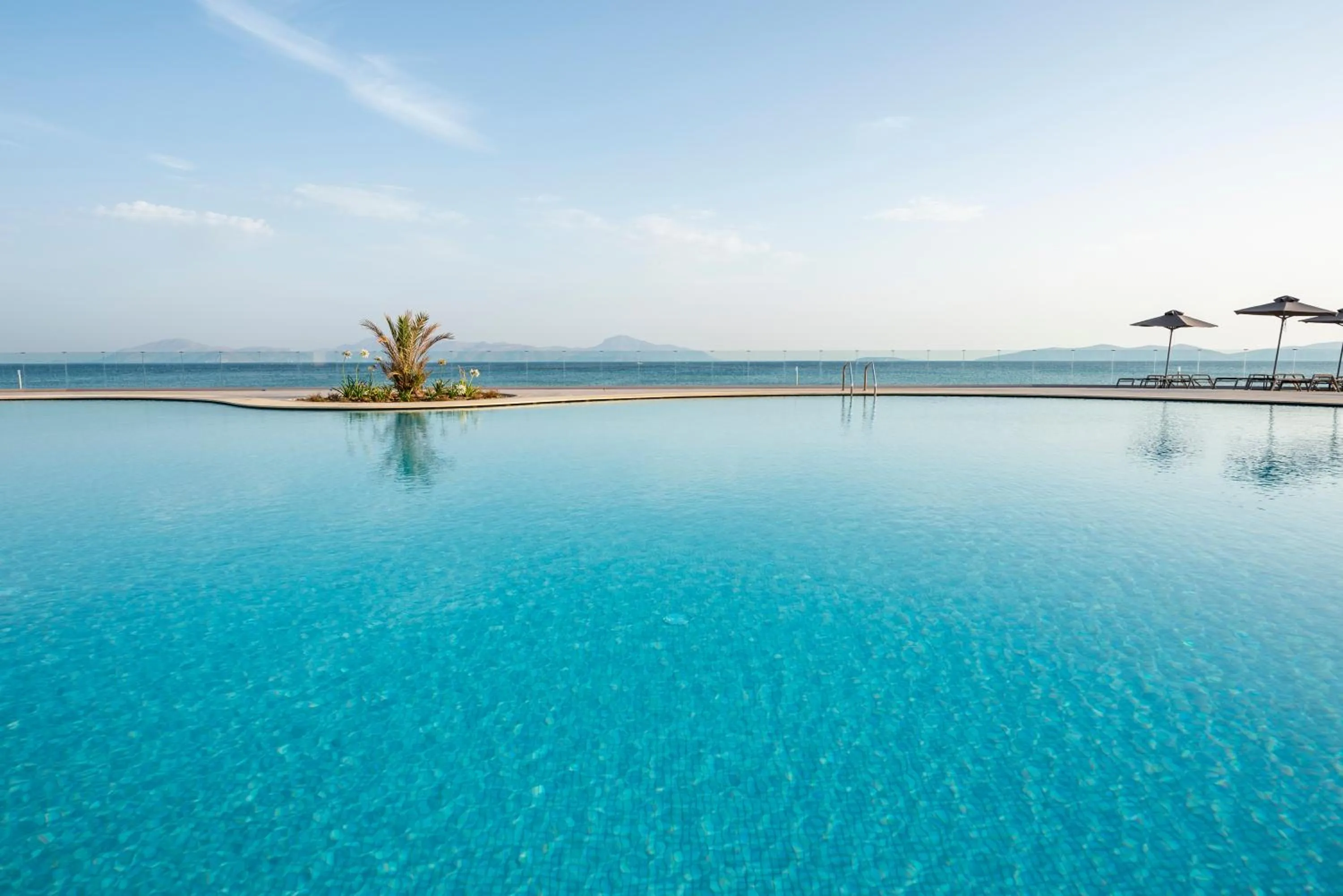 Swimming pool in Horizon Beach Resort