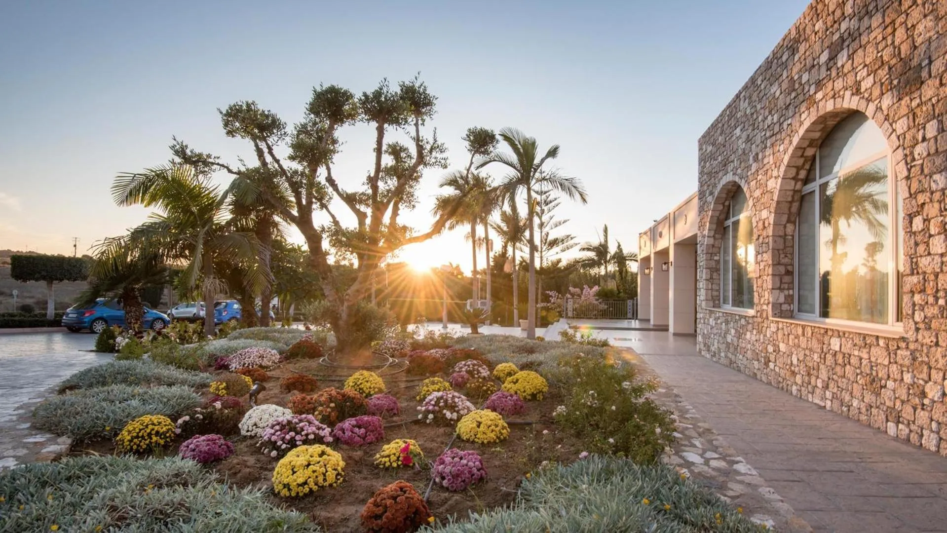 Facade/entrance in Horizon Beach Resort