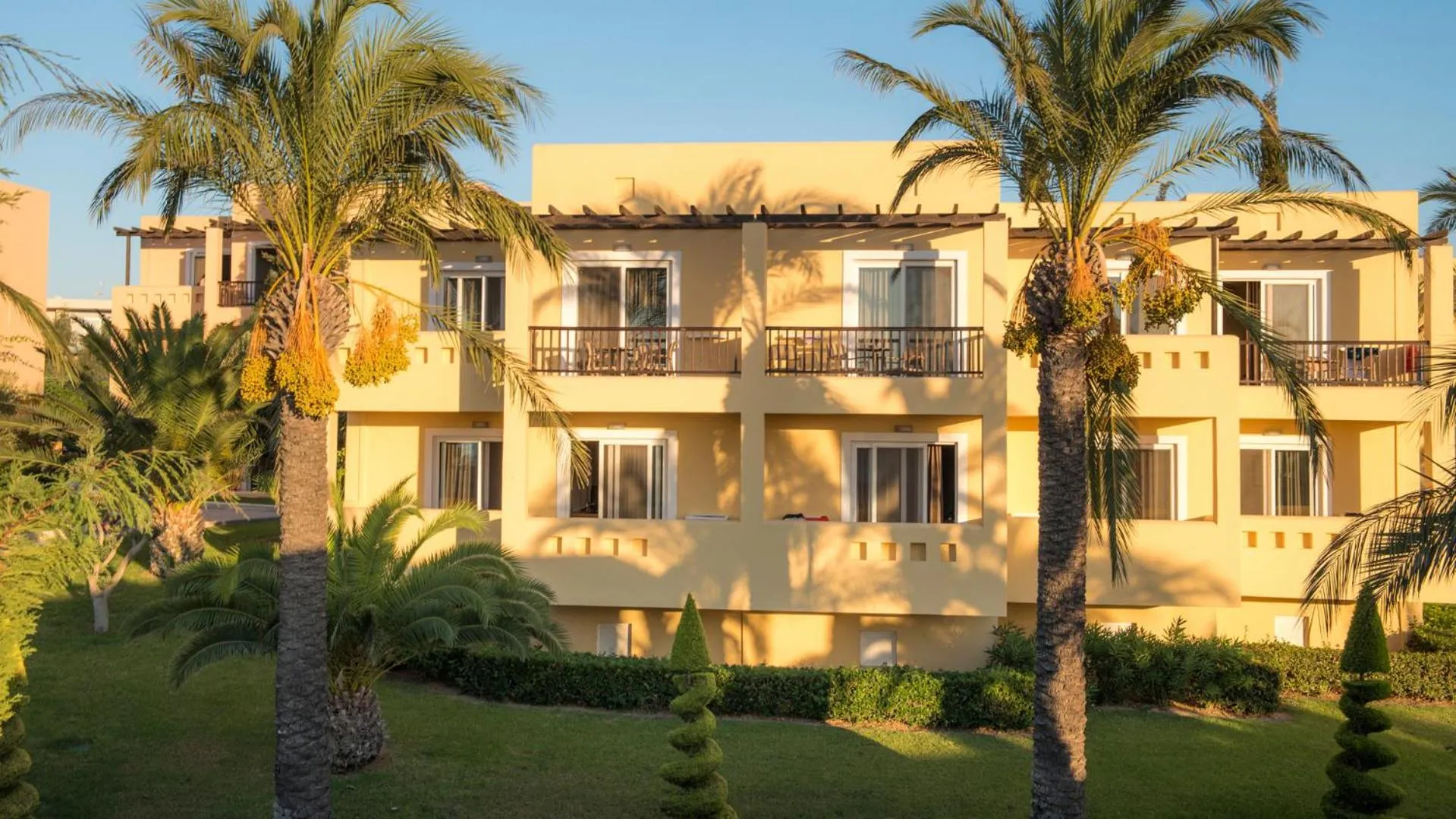 Garden view in Horizon Beach Resort