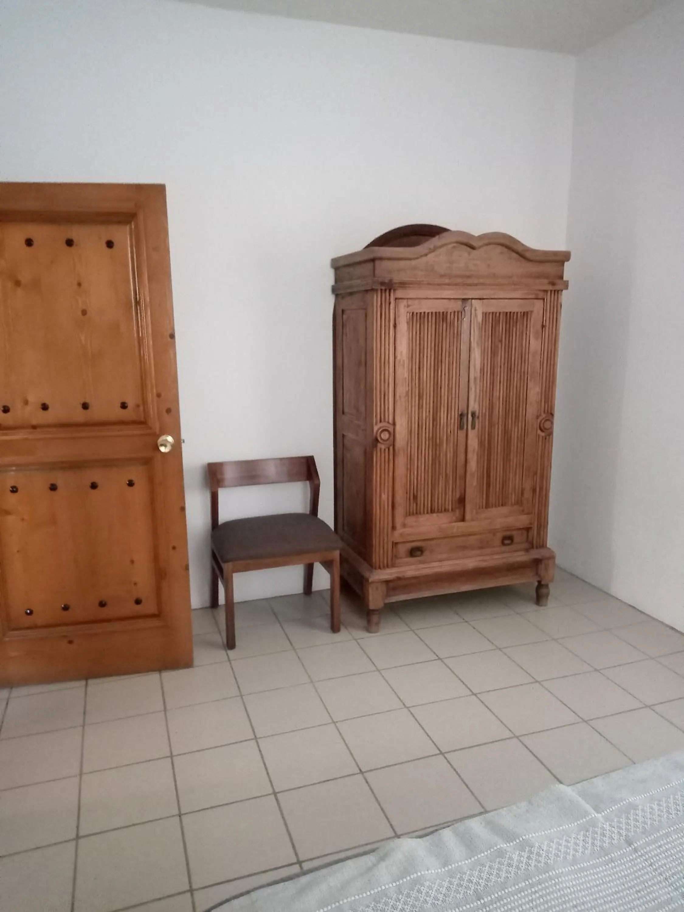 wardrobe in Hacienda De Palmas