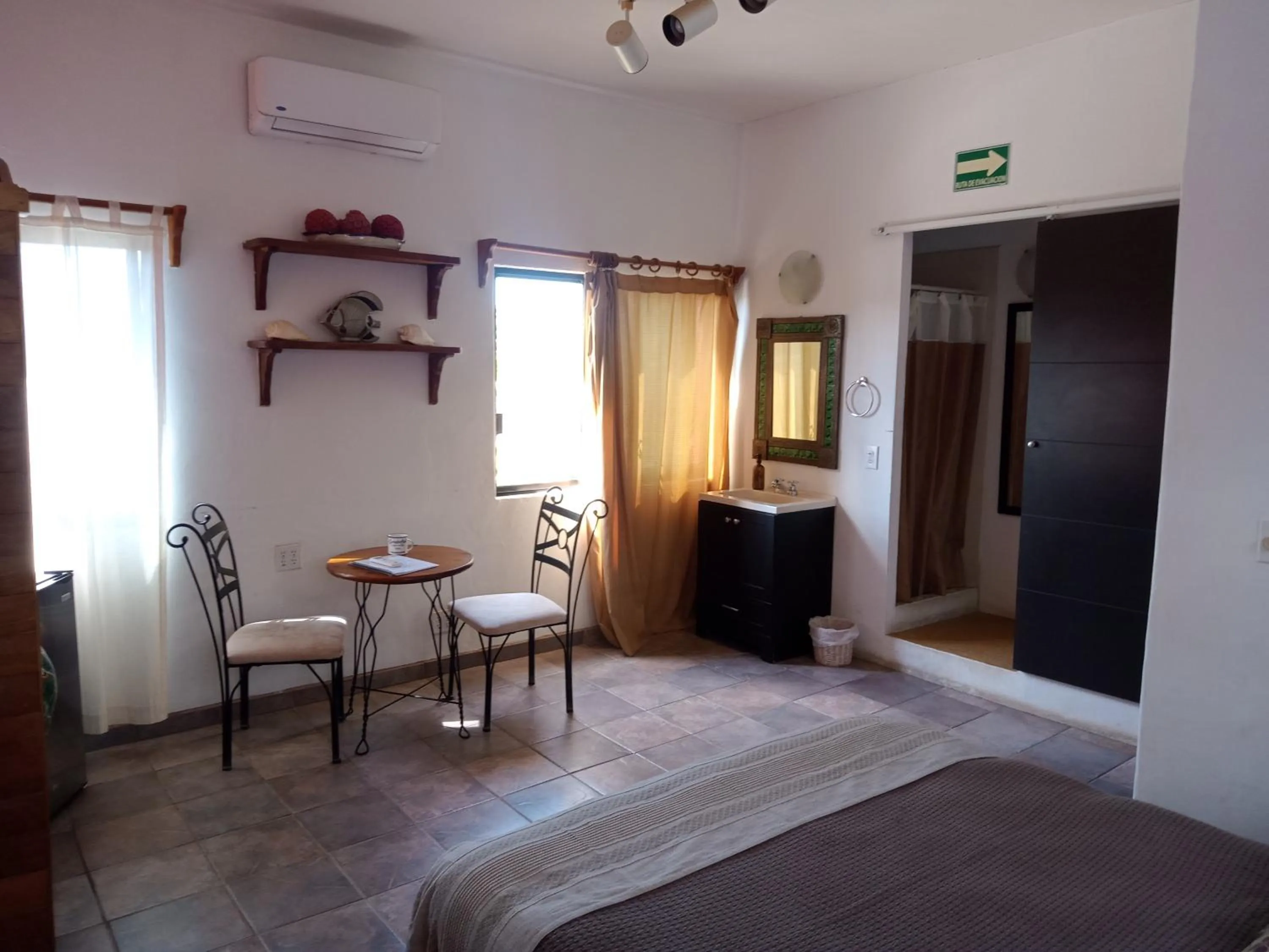 Photo of the whole room, Bed in Hacienda De Palmas