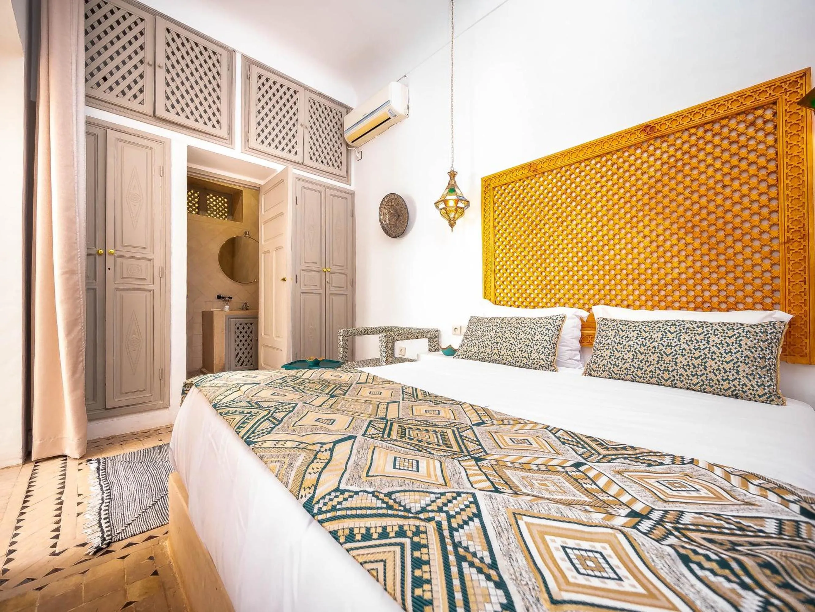 Bed in Riad La Croix Berbere